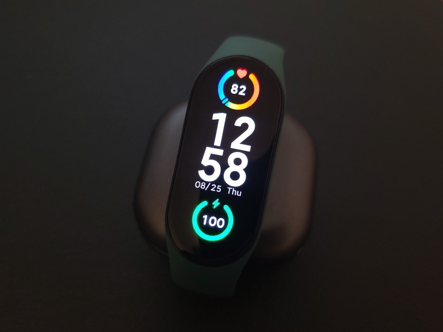 クリスマスファッション スマートバンド☆赤☆強度は普通☆新品smartband （Xiaomiから ウエイトトレーニング