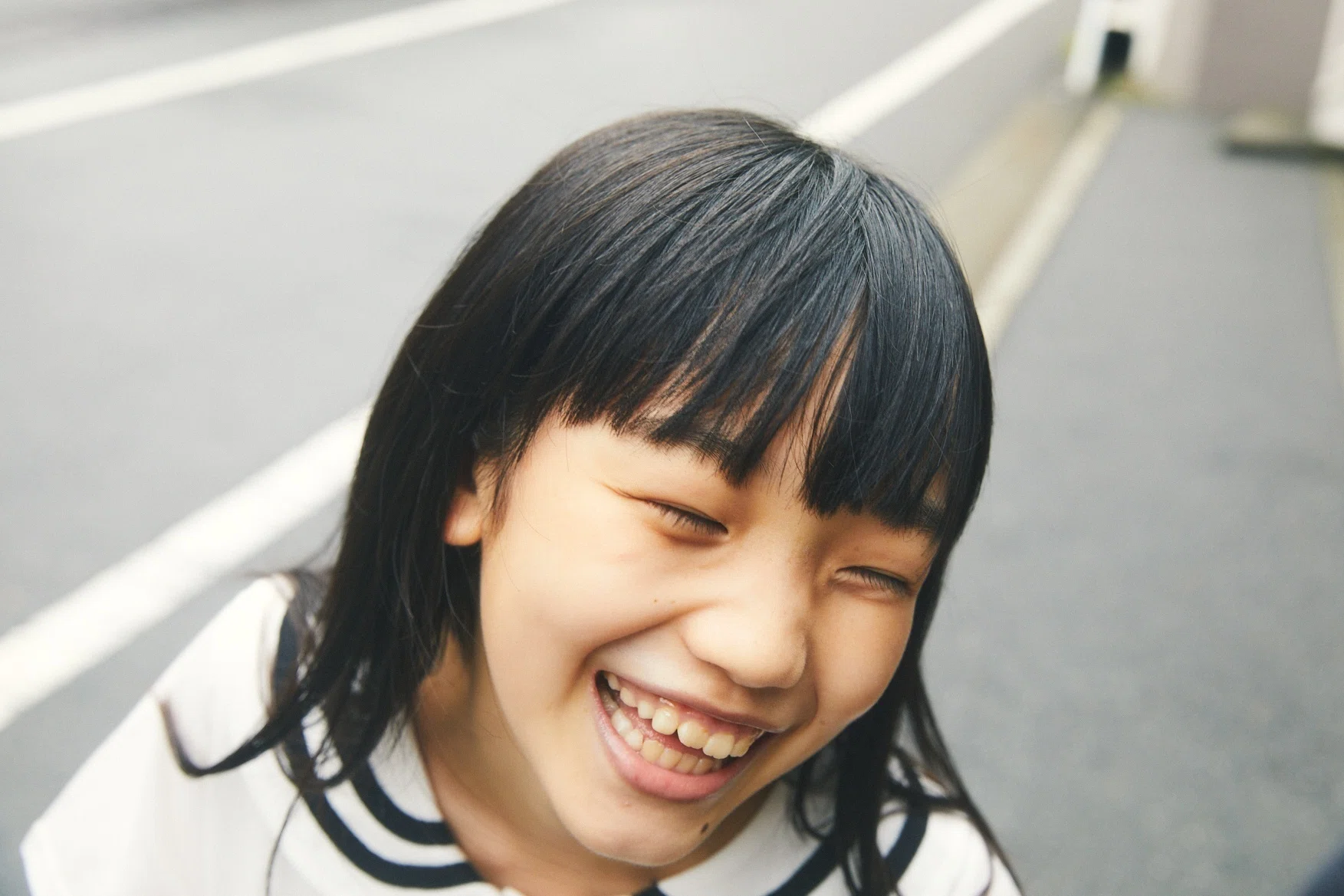 山崎 莉 里 那