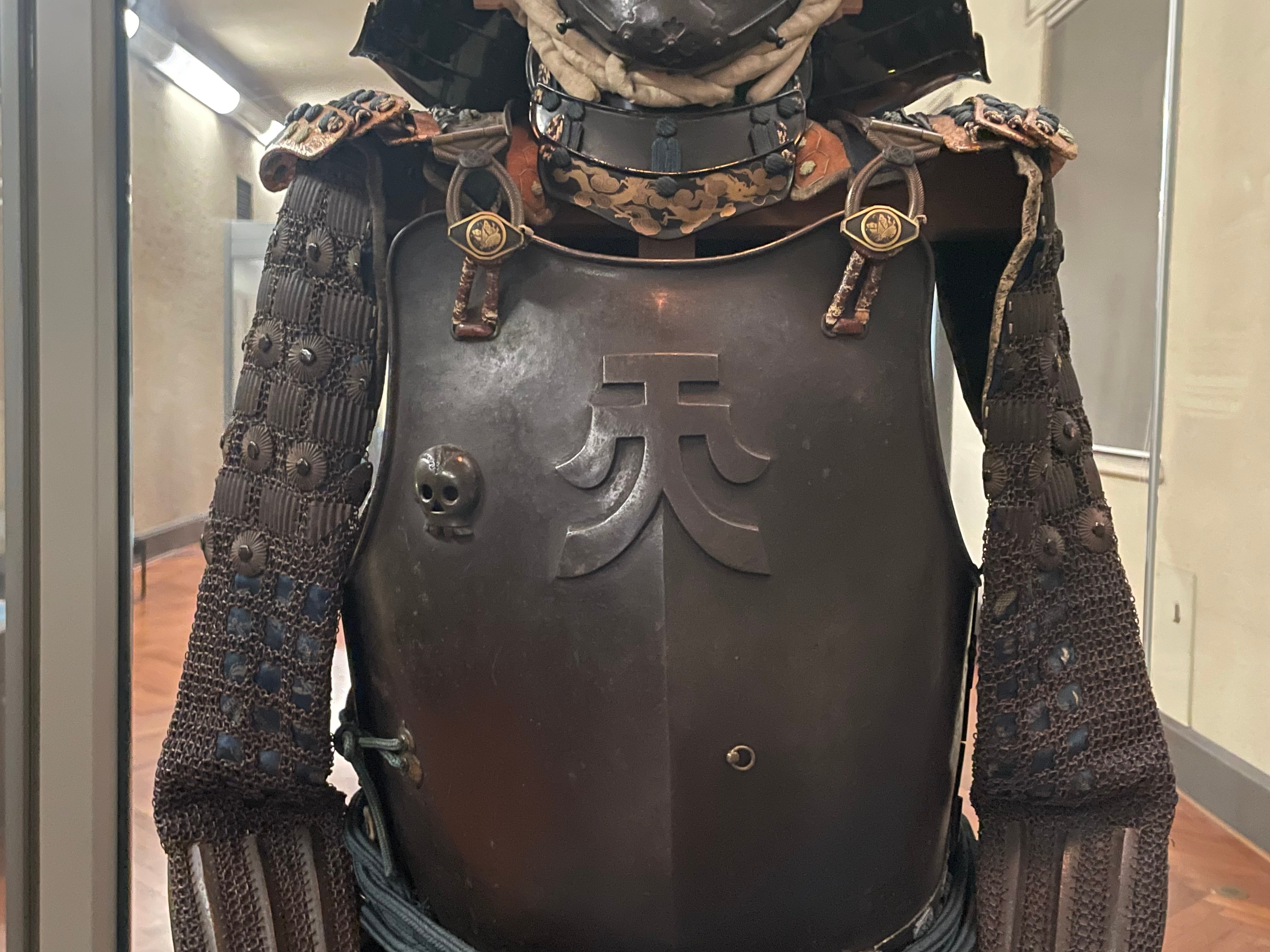 え？ あのウサギ耳のかわいいのは明智左馬之助の甲冑じゃないって