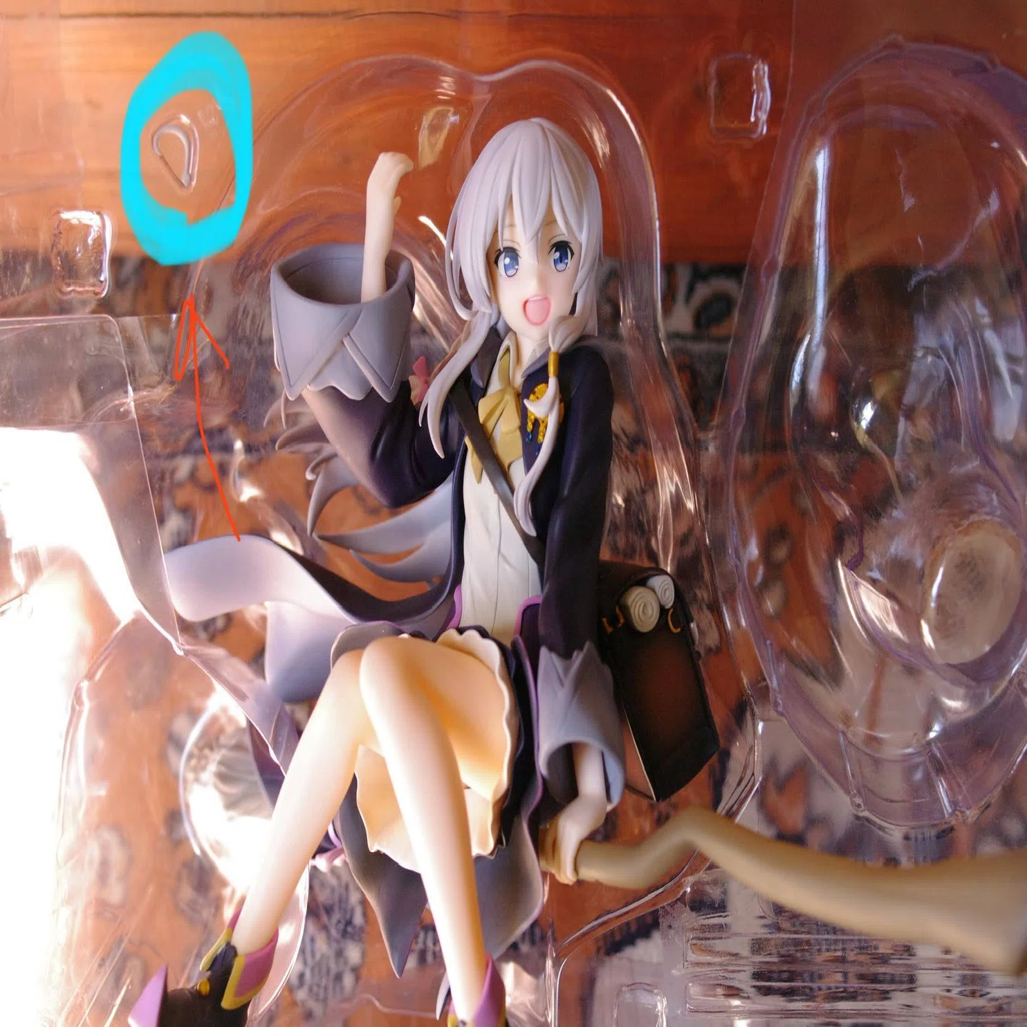 フリュー 魔女の旅々 イレイナ 1/7スケールフィギュアのアホ毛が 