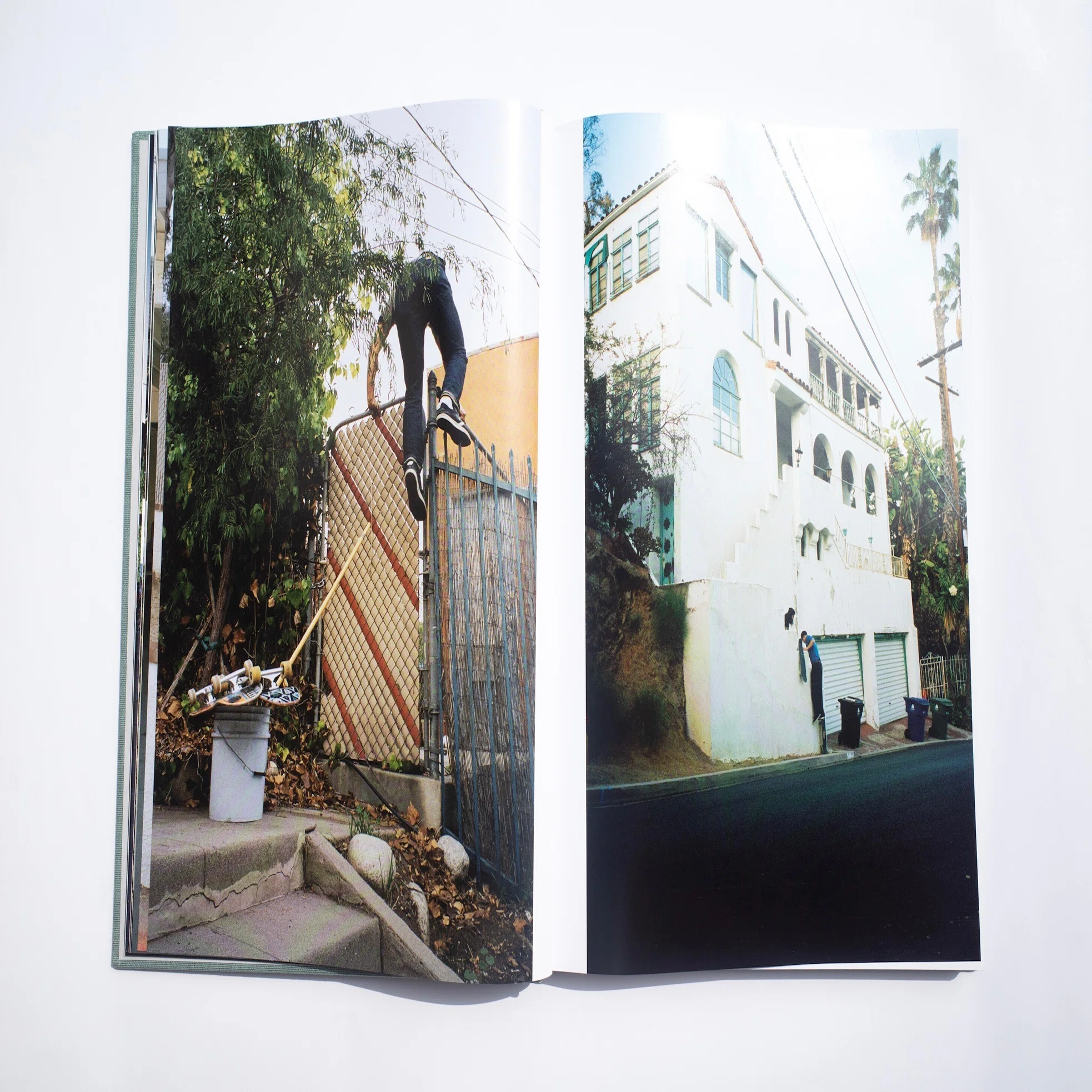 NOT TOO LATE #4: Tino Razo: PARTY IN THE BACK｜flotsambooks