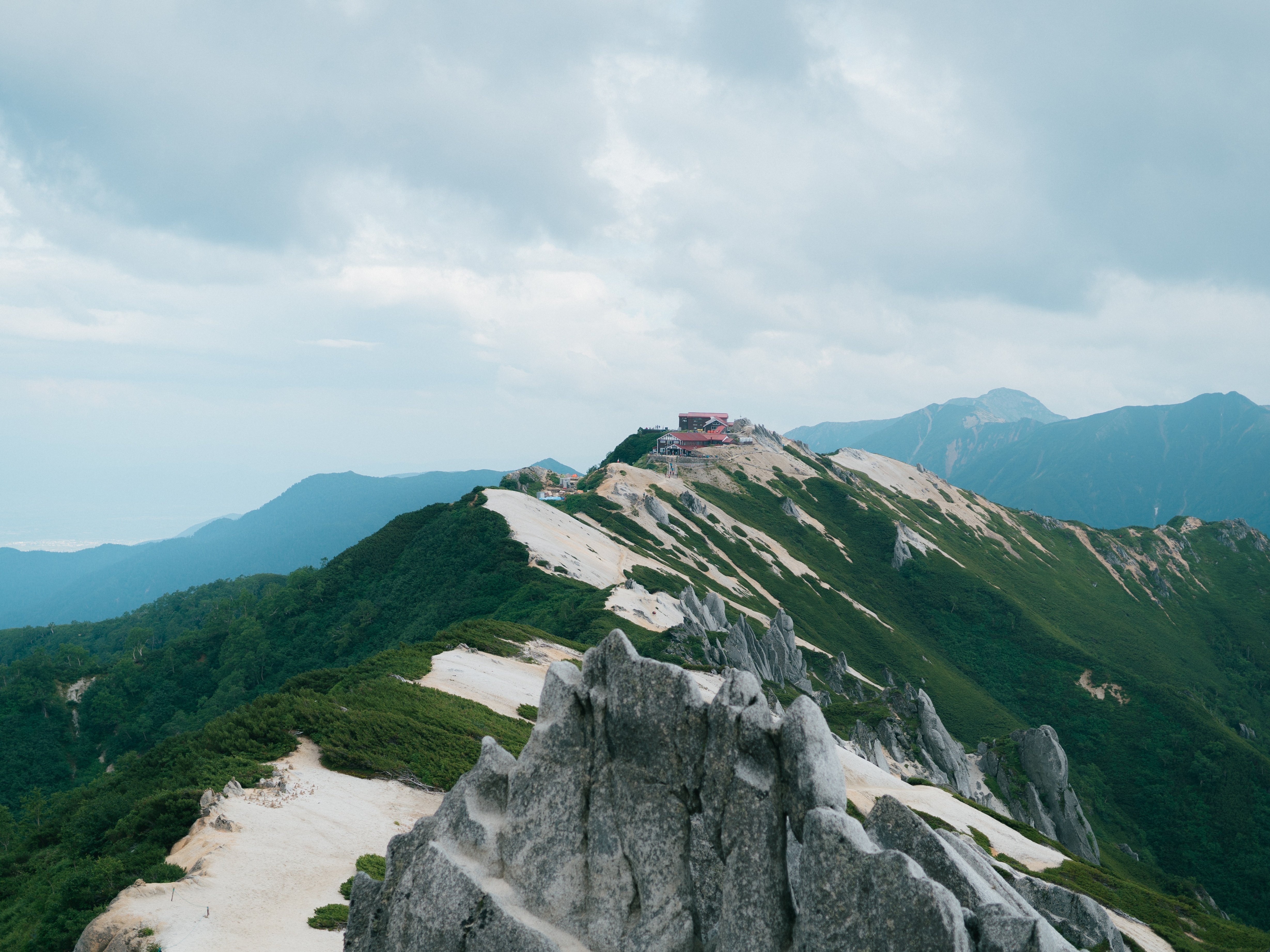 山の上の景色｜Gota Shinohara