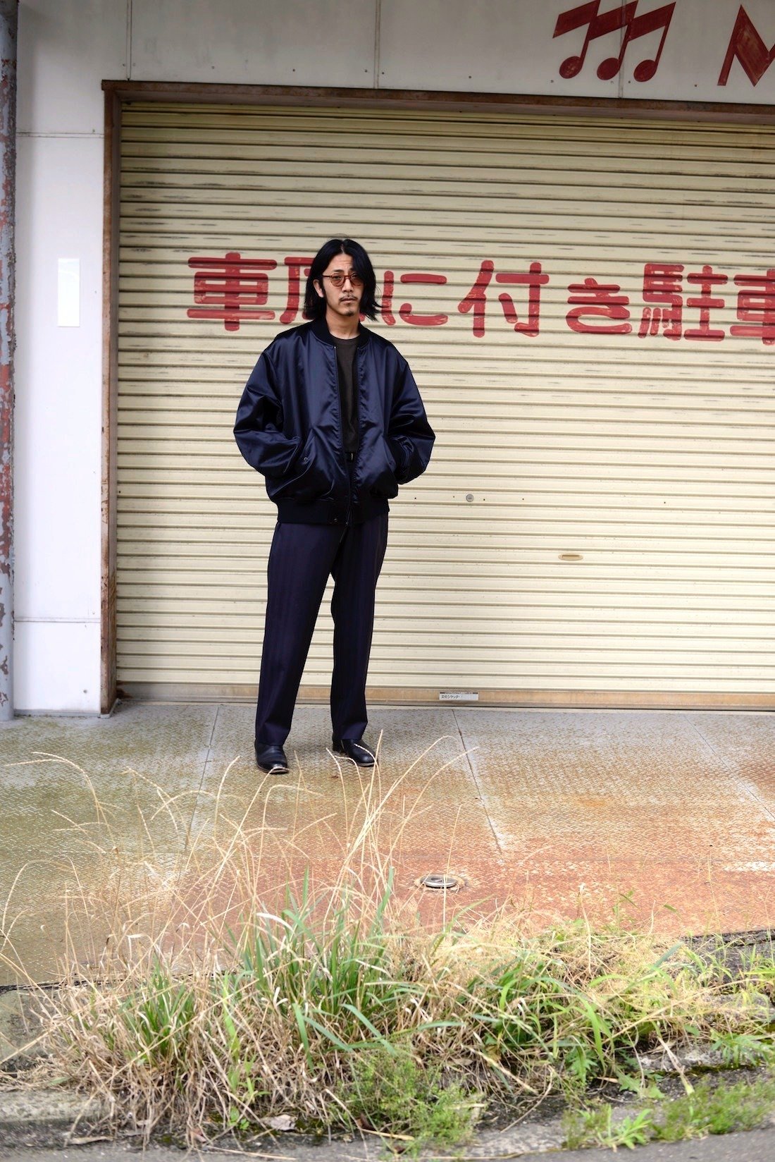 限りなく黒に近い紺のシルク|takuro yamashita 限りなく黒に近い紺のシルク|takuro yamashita