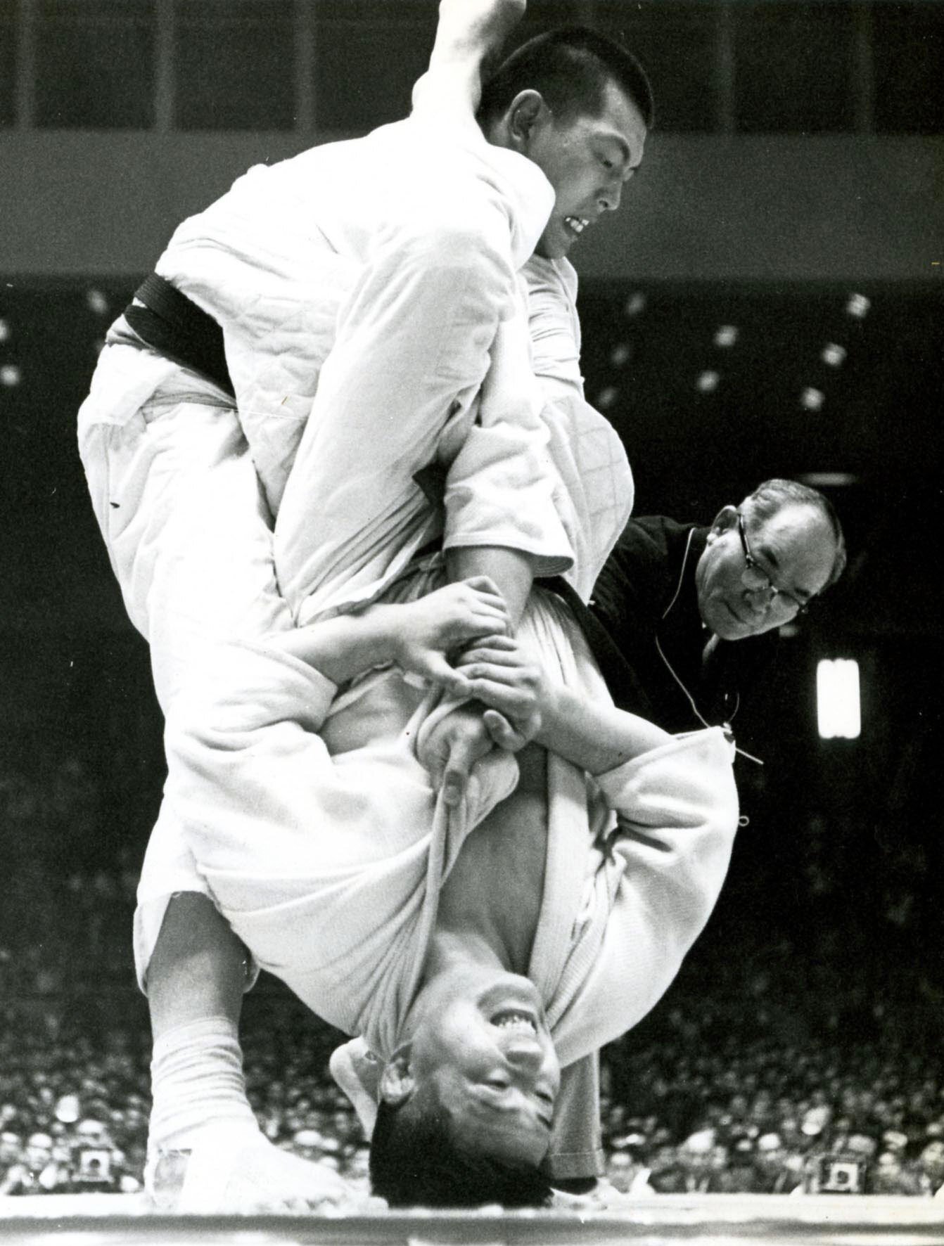 東京五輪直前で腰が悲鳴をあげドクターストップ 大きな挫折を味わった 坂口征二連載 4 東スポnote 東京五輪直前で腰が悲鳴をあげドクターストップ 大きな挫折を味わった 坂口征二連載 4 東スポnote