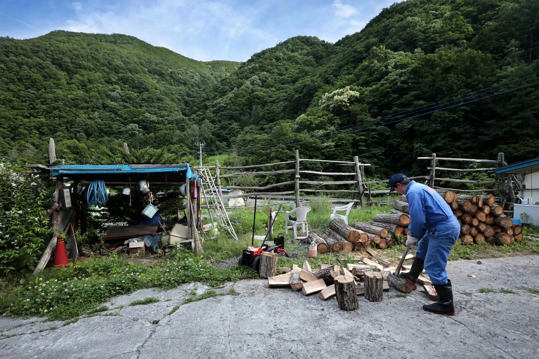 薪小屋を愛でる｜遠藤 宏 / Photographer