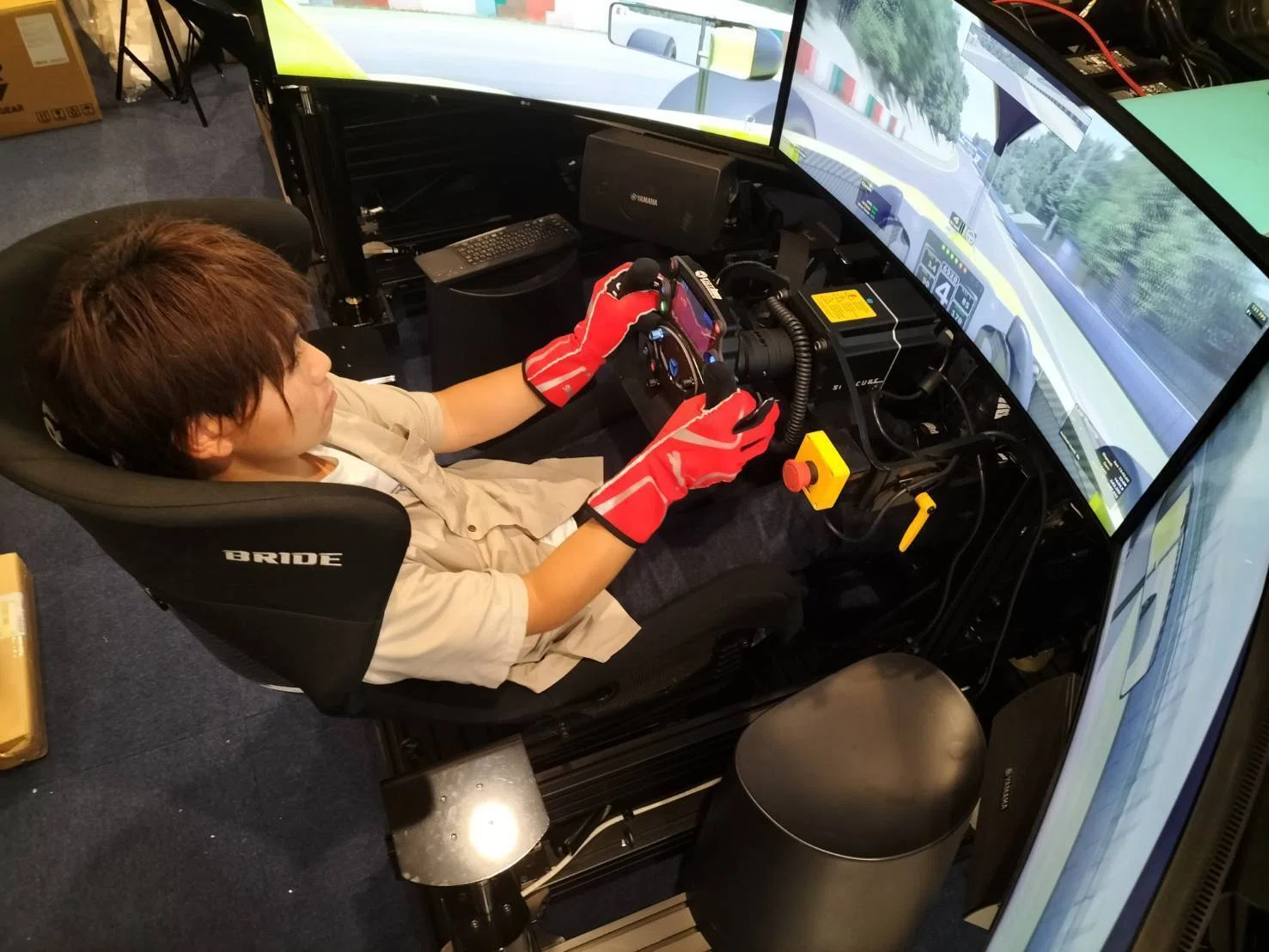 ZENKAIRACING】2台の「ZR-SX400」を乗り比べてみた。｜岡田衛