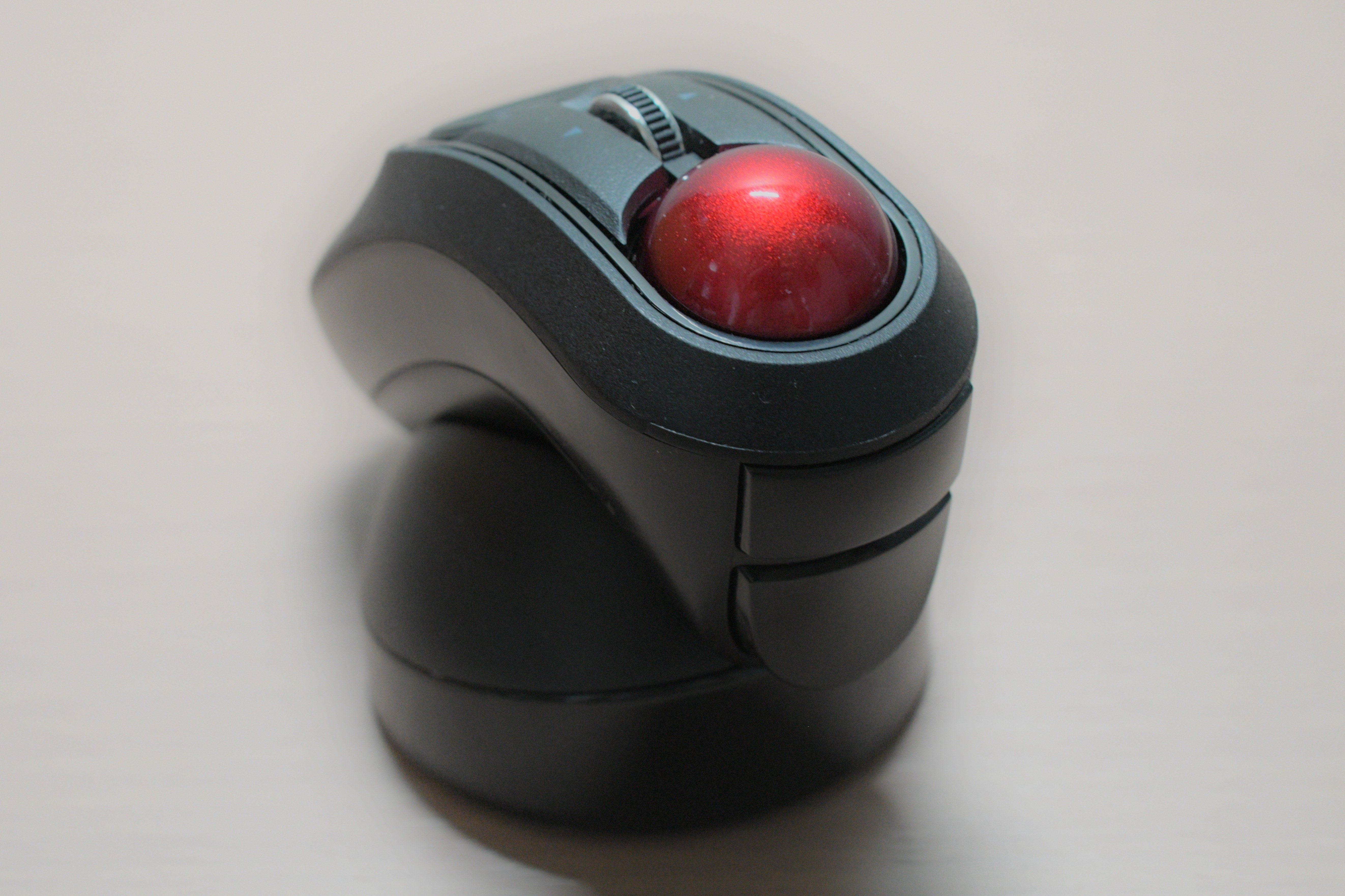 ［未使用］エレコム　リラコン トラックボール　M-RT1BRXBK ／／１／／ Amazon.co.jp: エレコム トラックボールマウス ハンディタイプ