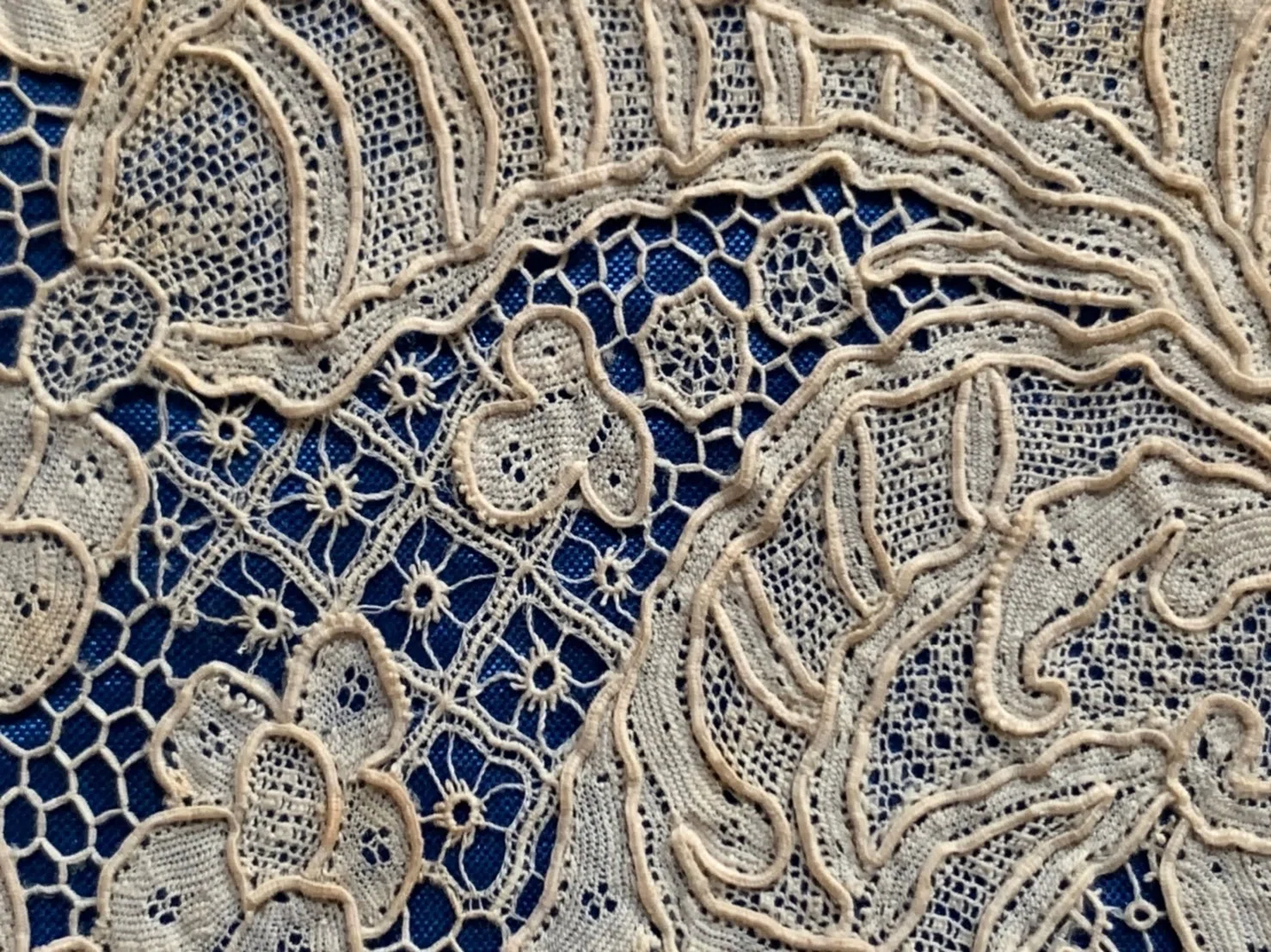 レース ー 魔法のステッチ ー その3｜lace_enchanted_stitches