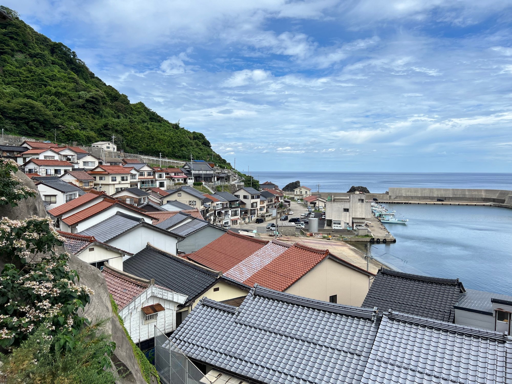 小伊津町の魅力を発信する海辺カフェを考えよう Day1 工学院大学 小伊津町の魅力を発信する海辺カフェを考えよう Day1 工学院大学