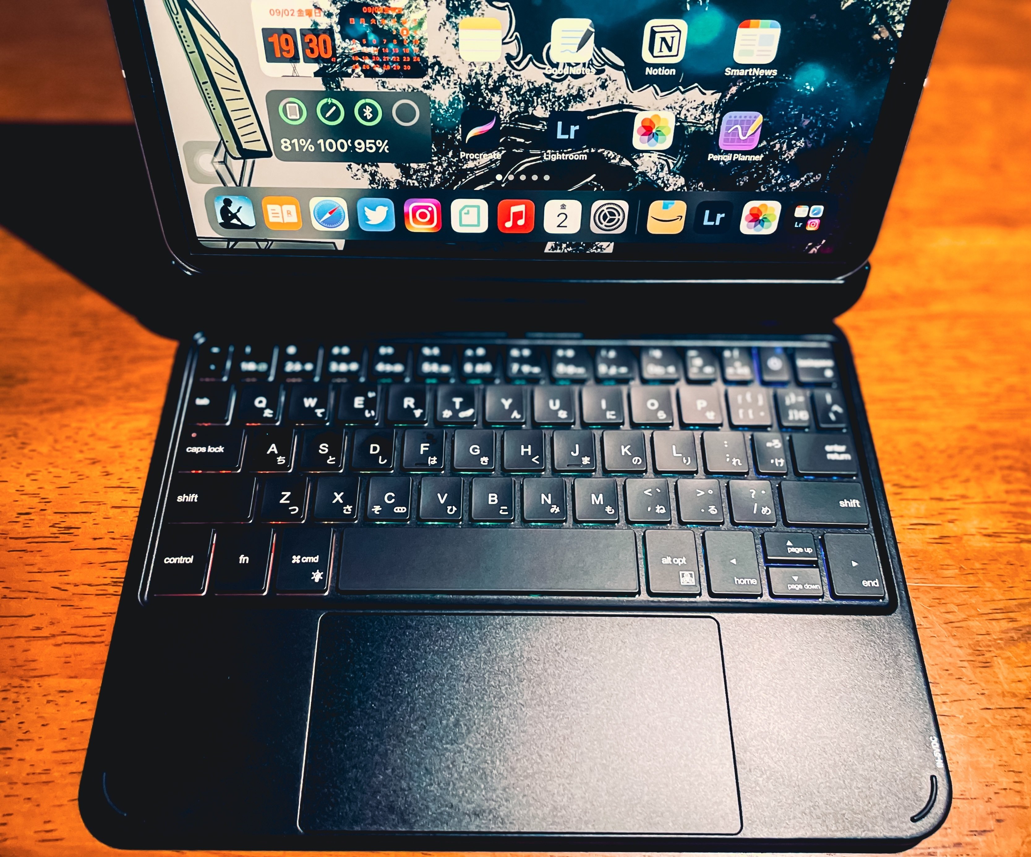 iPad mini6】コンパクトな一体型キーボードケース。さらに完璧に iPad mini6】コンパクトな一体型キーボードケース。さらに完璧に