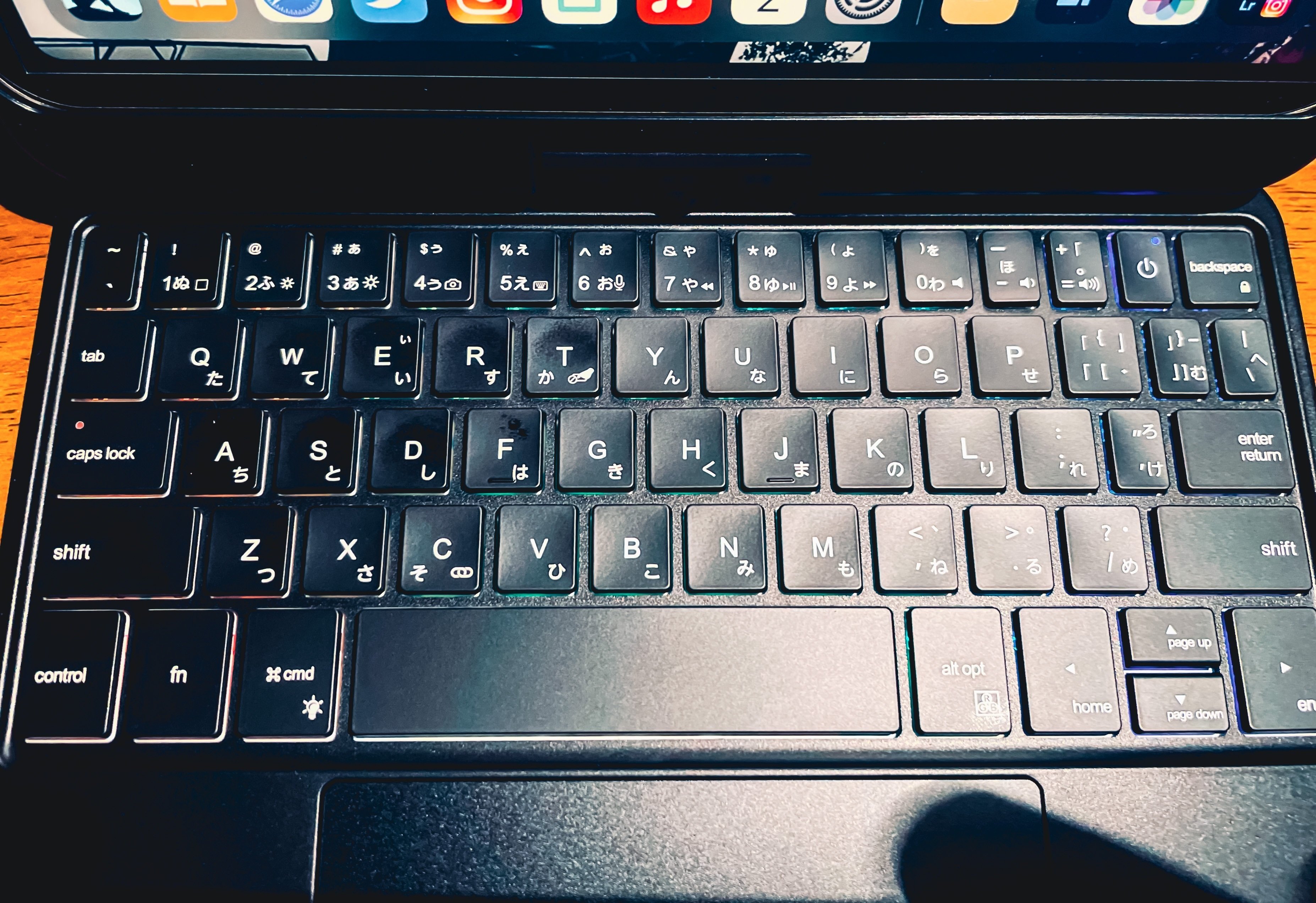 iPad mini6】コンパクトな一体型キーボードケース。さらに完璧に iPad mini6】コンパクトな一体型キーボードケース。さらに完璧に
