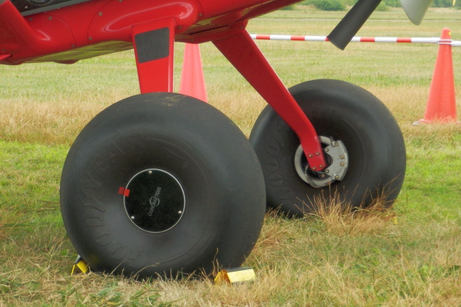 戦闘機用滑走路 mqdefault.jpg