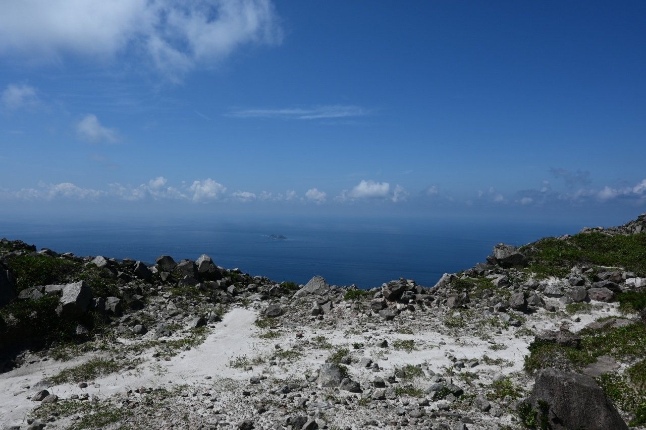 南の島の山の上は異世界だった 神津島ー天上山｜きくりんぐ