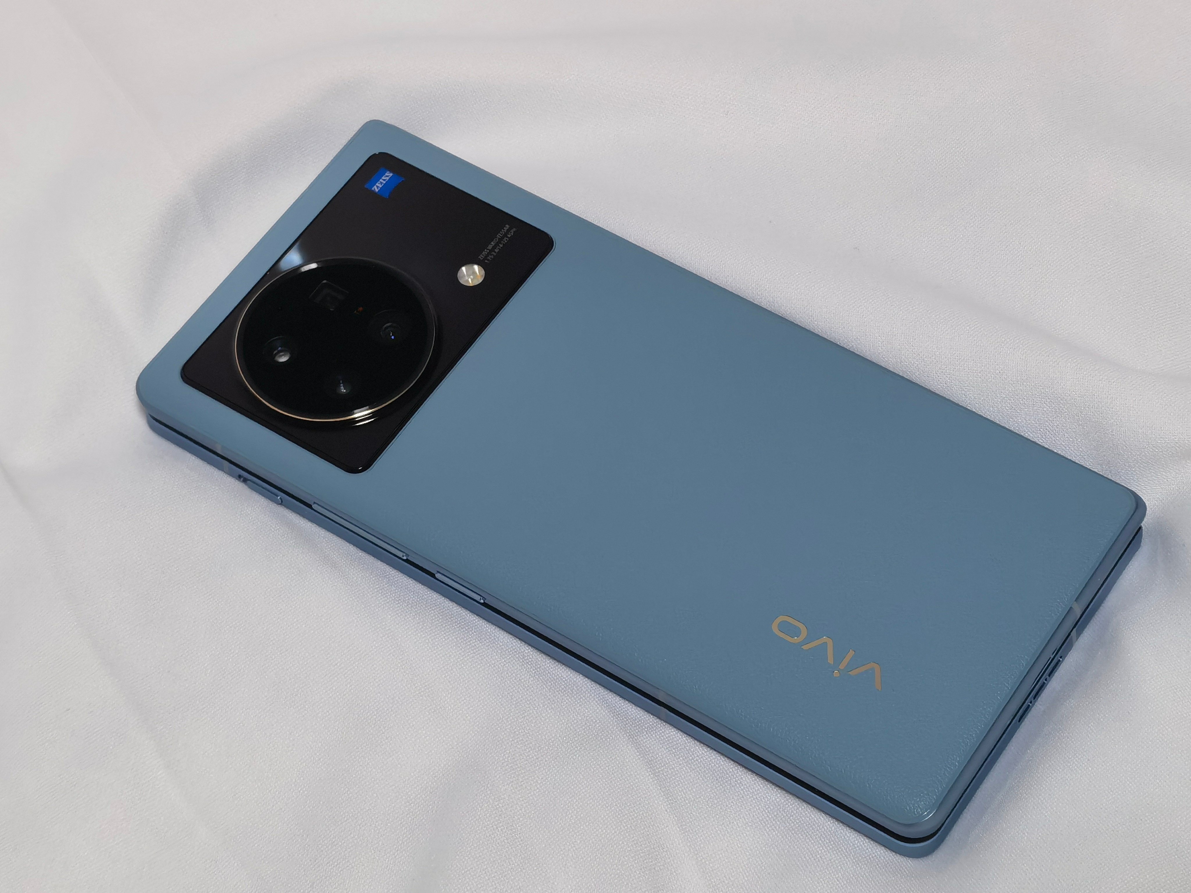 Vivo X Fold ブルー スマートフォン本体 vivo X Foldレビュー。ZEISSカメラに両画面120Hz対応、折り目が