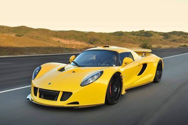 Hennessey Venom GT in yellow colour 