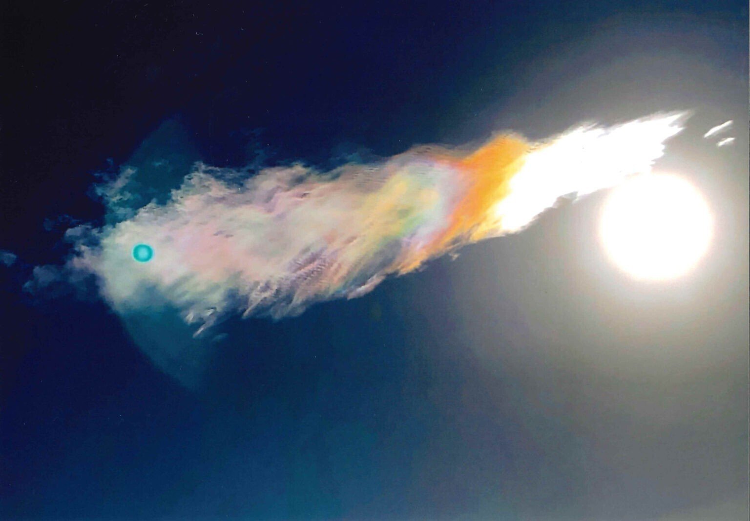 運気が上がる！？ 【奇跡の写真】カムイの空 ≫運気が上がる絵を探して