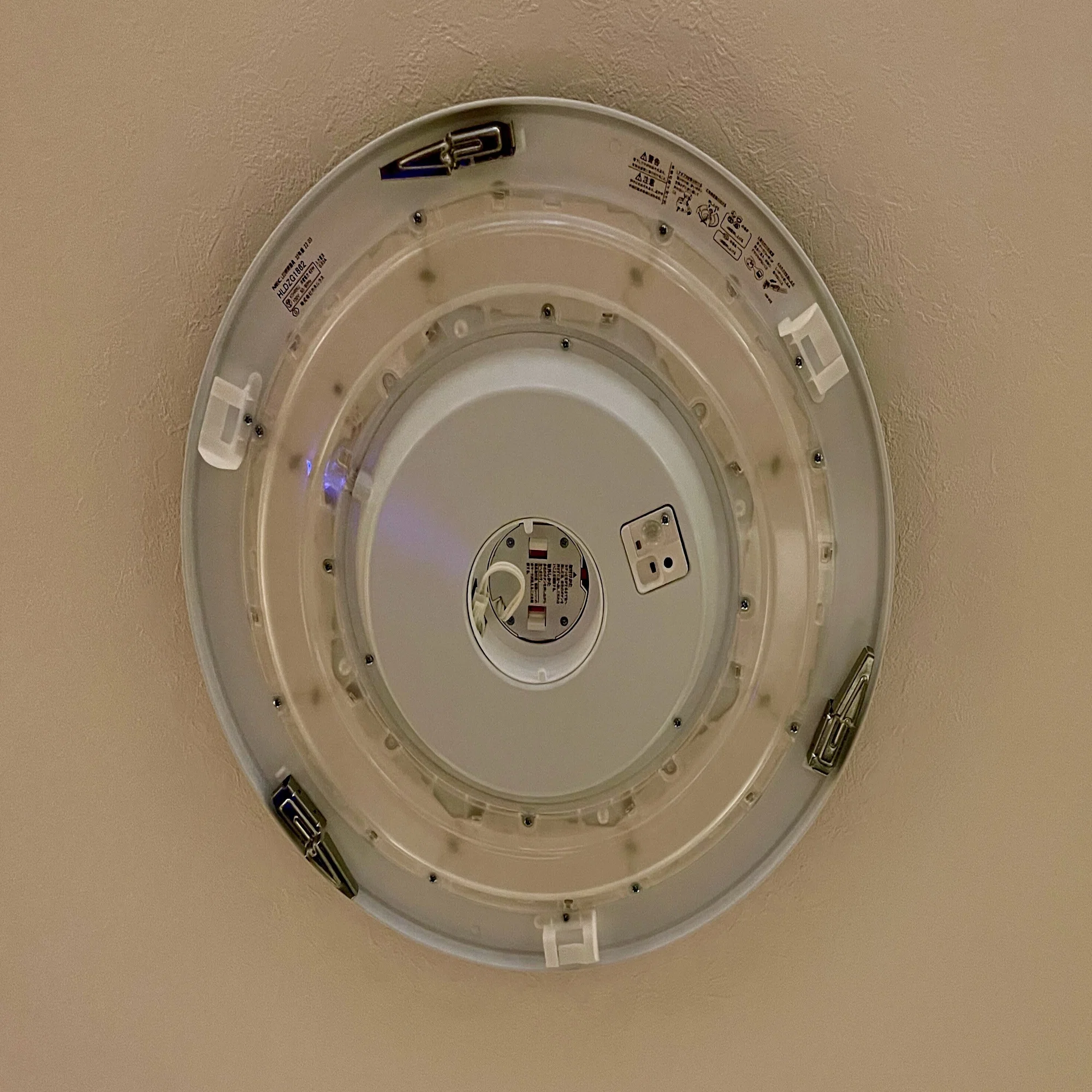 デカくて明るくてリーズナブルなお値段のLEDシーリングライトを探す 