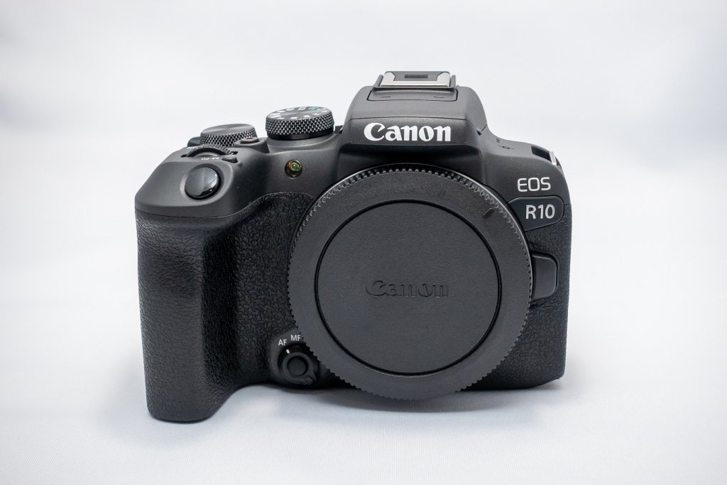 ショット数2000枚以下 Canon EOS Kiss X10 ボディ ショット数2000回!!□