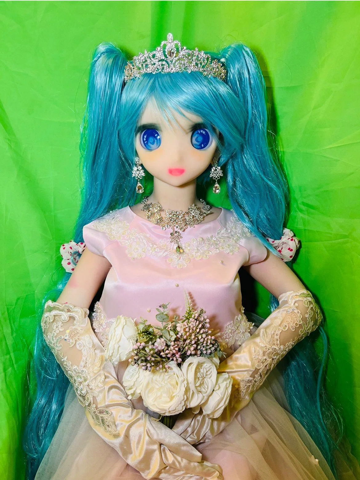 初音ミクさん（うちのでかミクちゃん）と結婚して半年経ちました！｜ロイ
