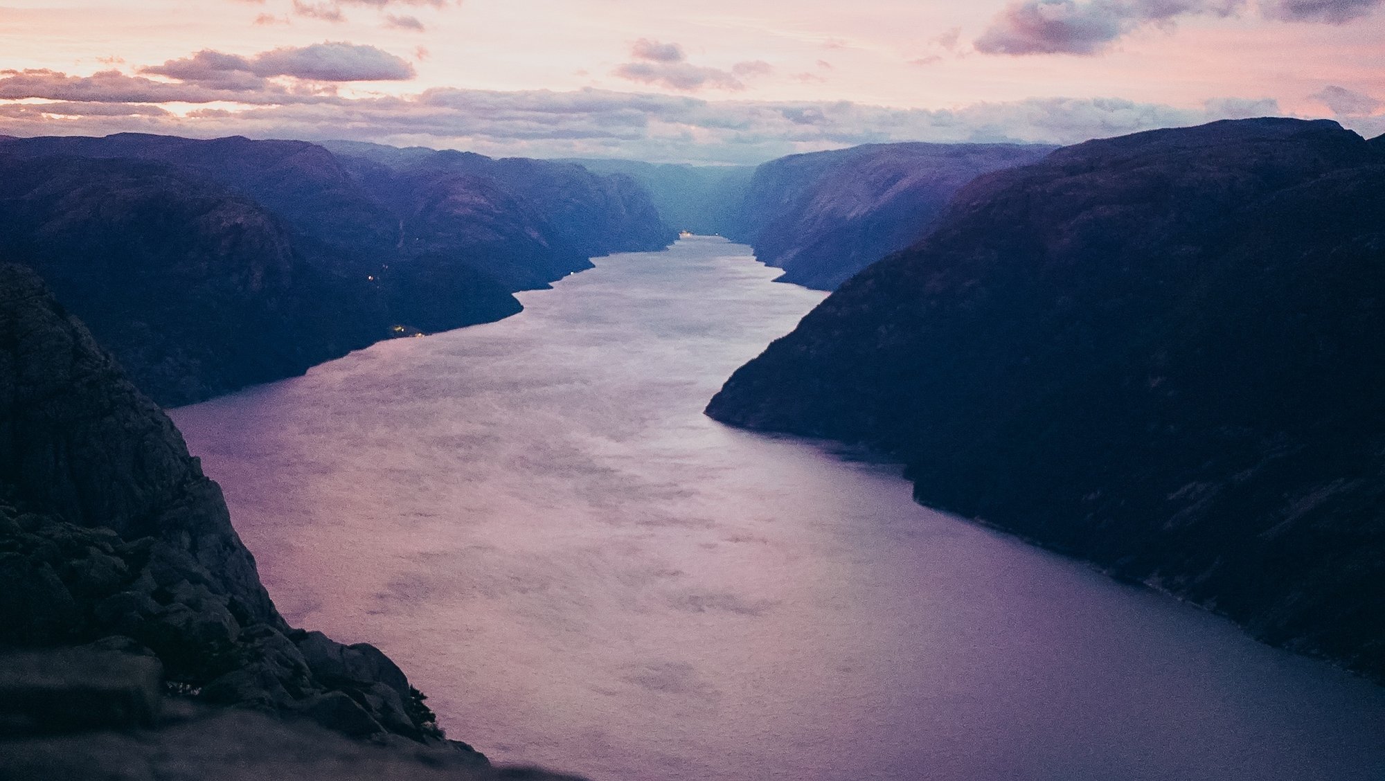 フィヨルドの夜明けは人力飛行機がよく似合う 22年ふつうの旅 11ノルウェー ポール Note フィヨルドの夜明けは人力飛行機がよく似合う 22年ふつうの旅 11ノルウェー ポール Note