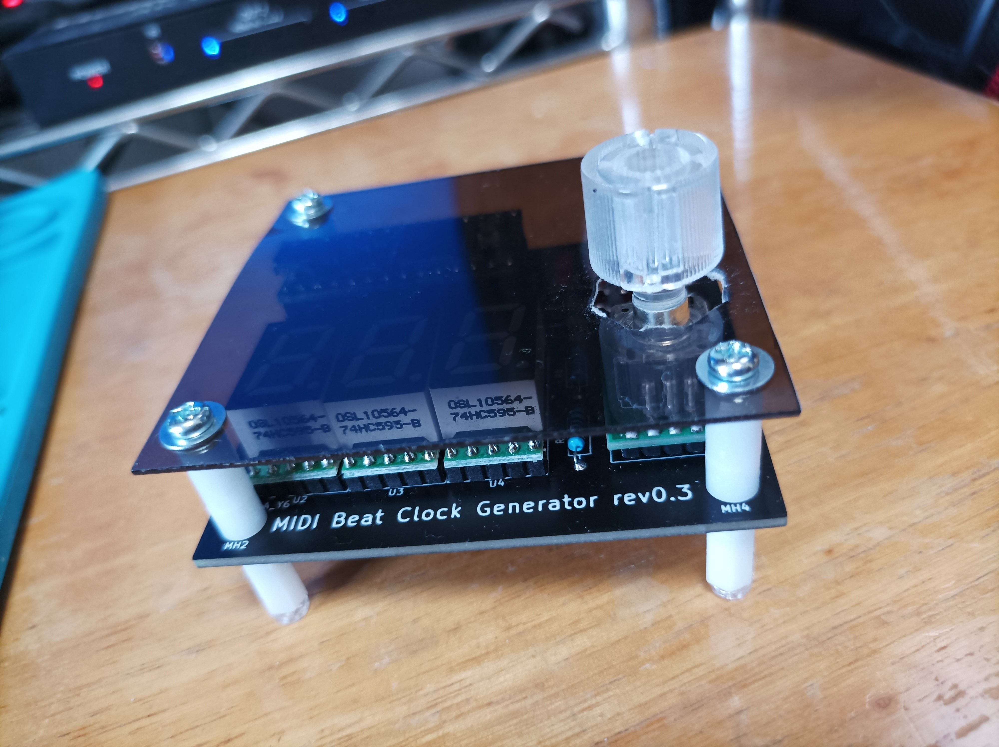 midiclock+ MIDI マスタークロック・ジェネレーター MIDI信号などのタイミングのズレを高精度に改善するクロック