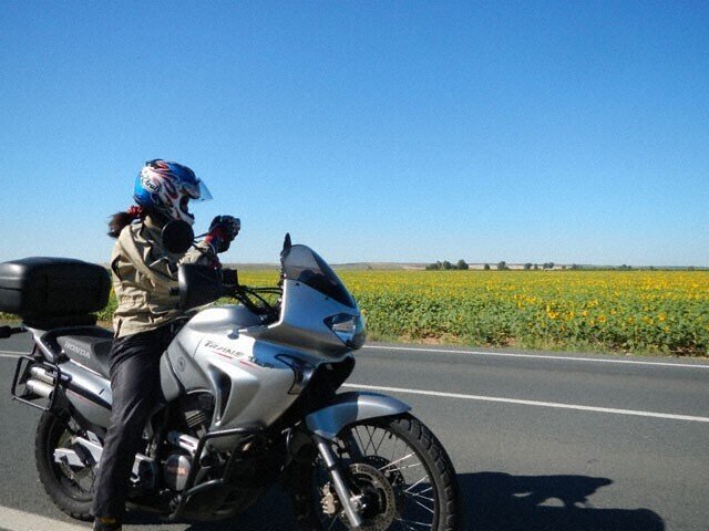 清水直子さんはバイクに没頭した＝本人提供