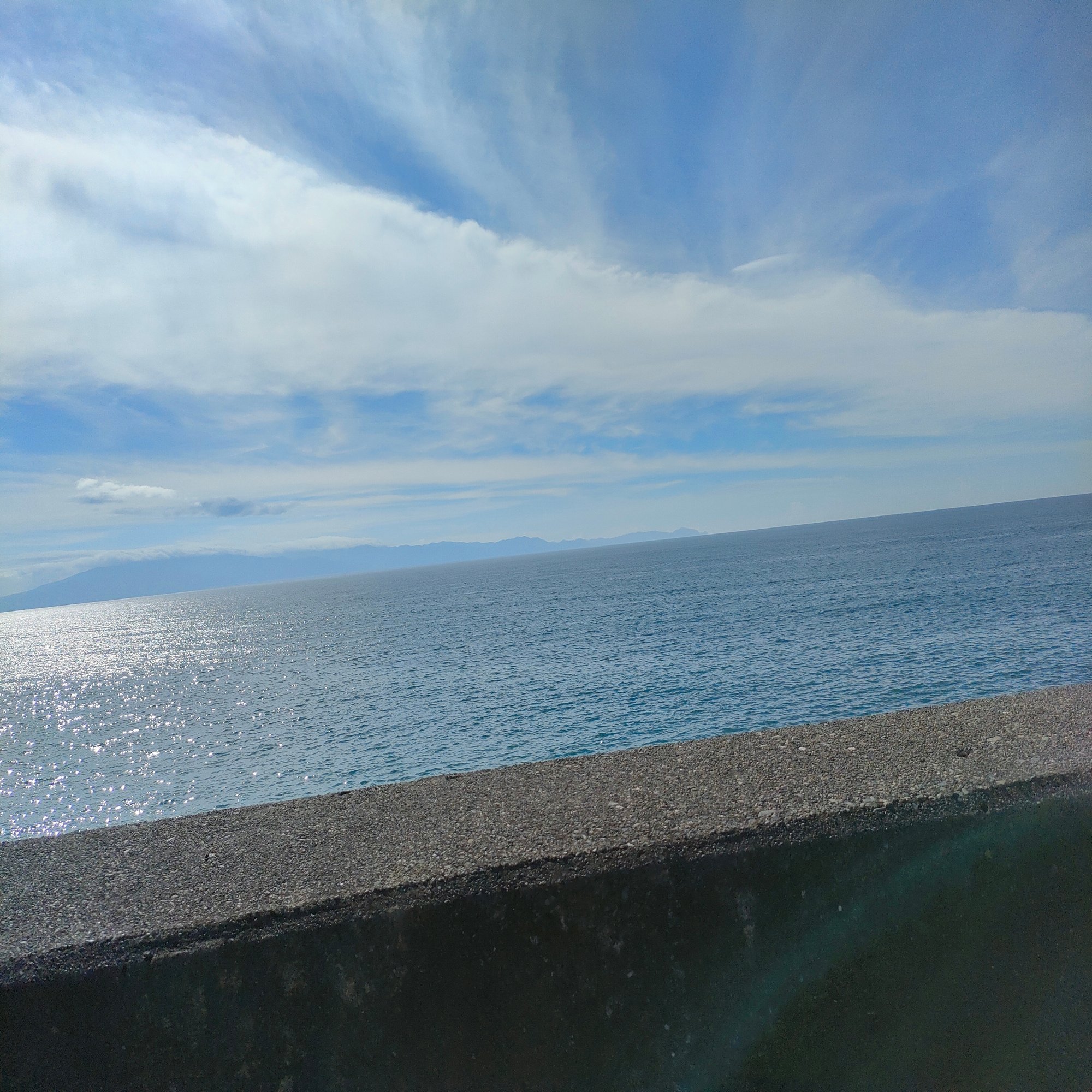 海沿いを走るのは気持ちがいい 七雲玲凰 日本一周 Note