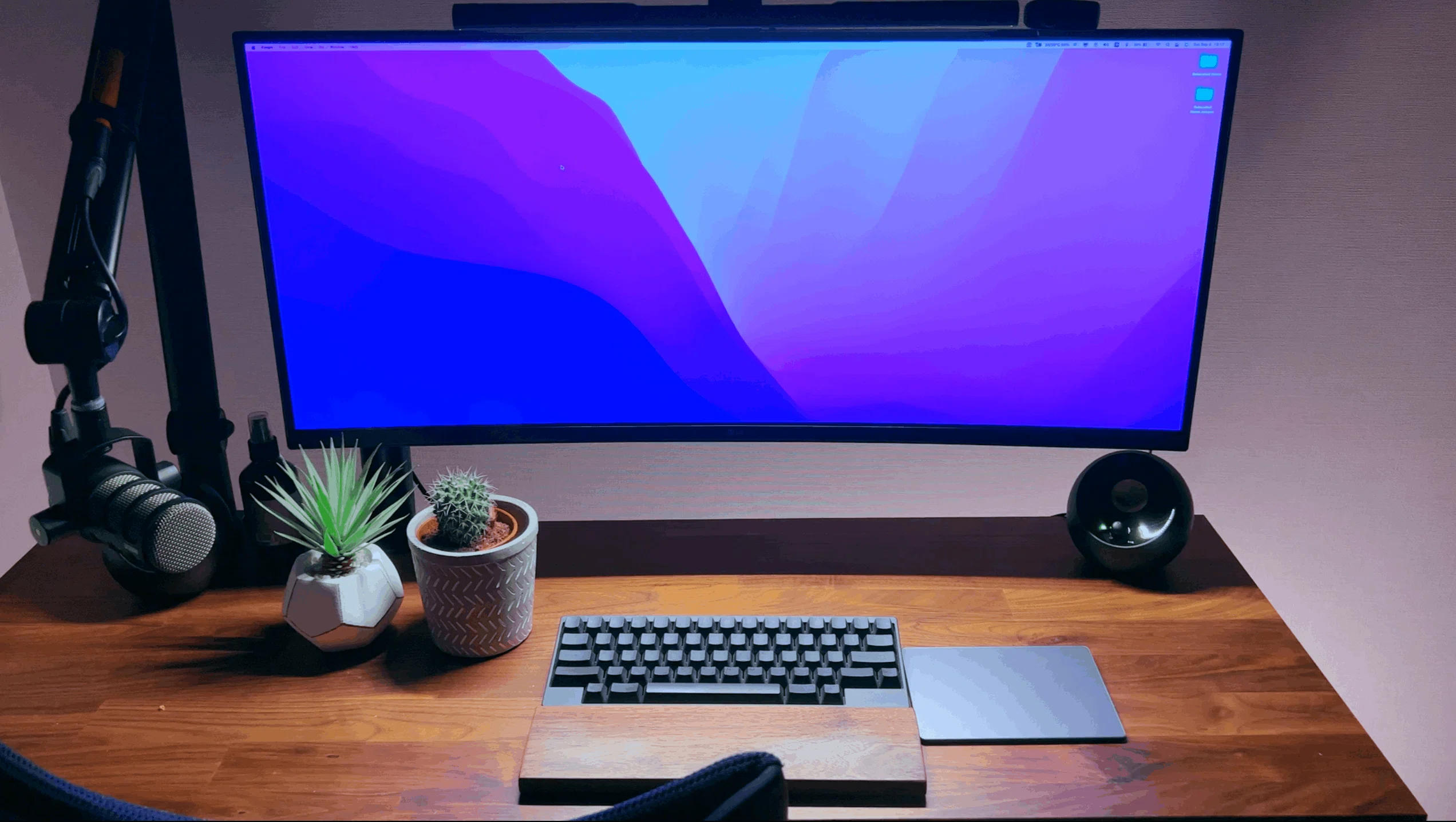 モニターライトいらんw」そう思っていた時期が僕にもありました | BenQ