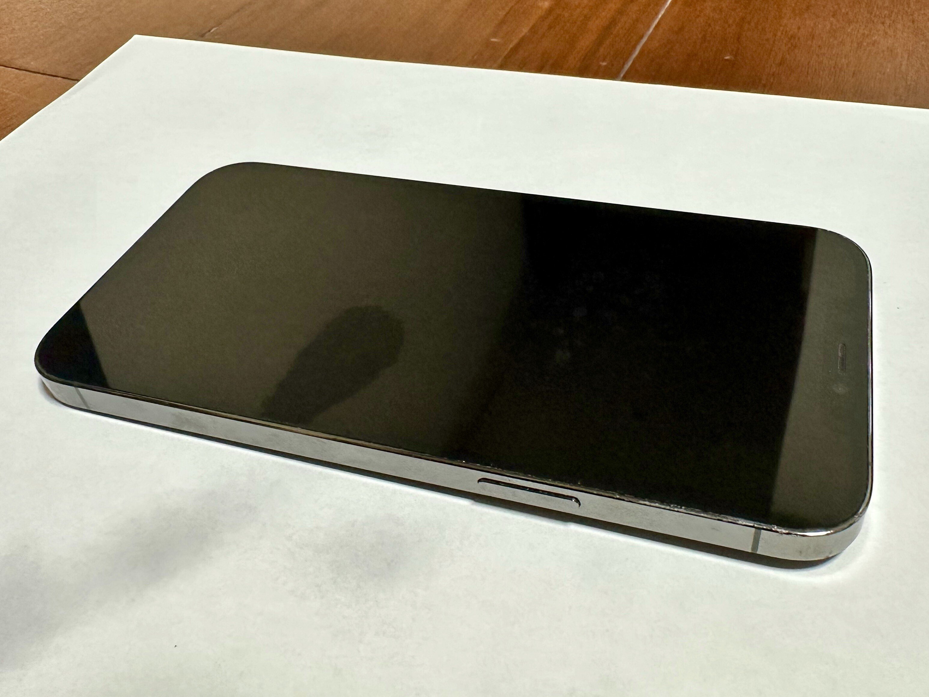 iPhone 14 Proの画面を守る！スマホコーティングは果たして効果がある