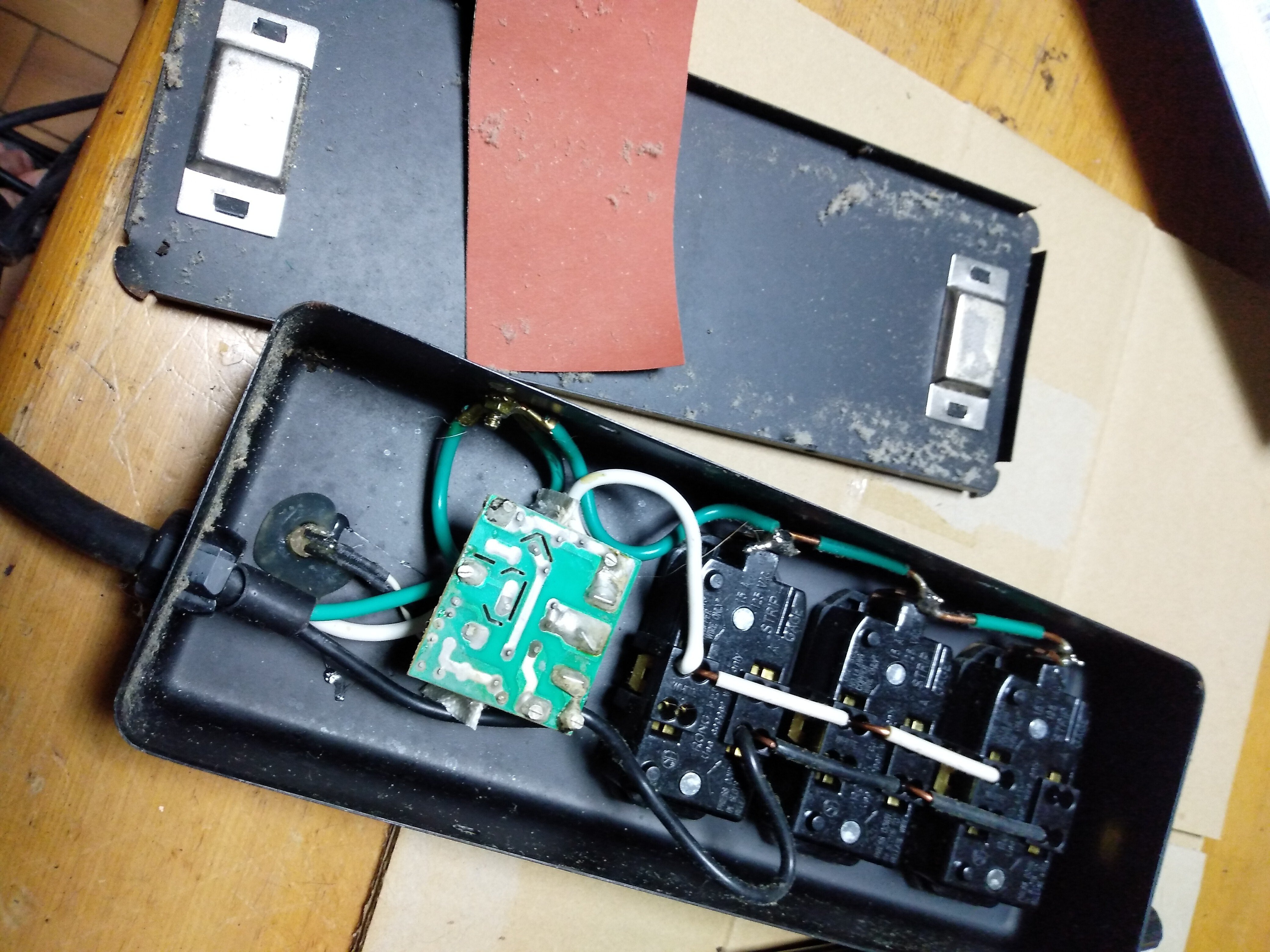 FURMAN SS-6B🔌電源タップコンセント交換🔌｜ここ