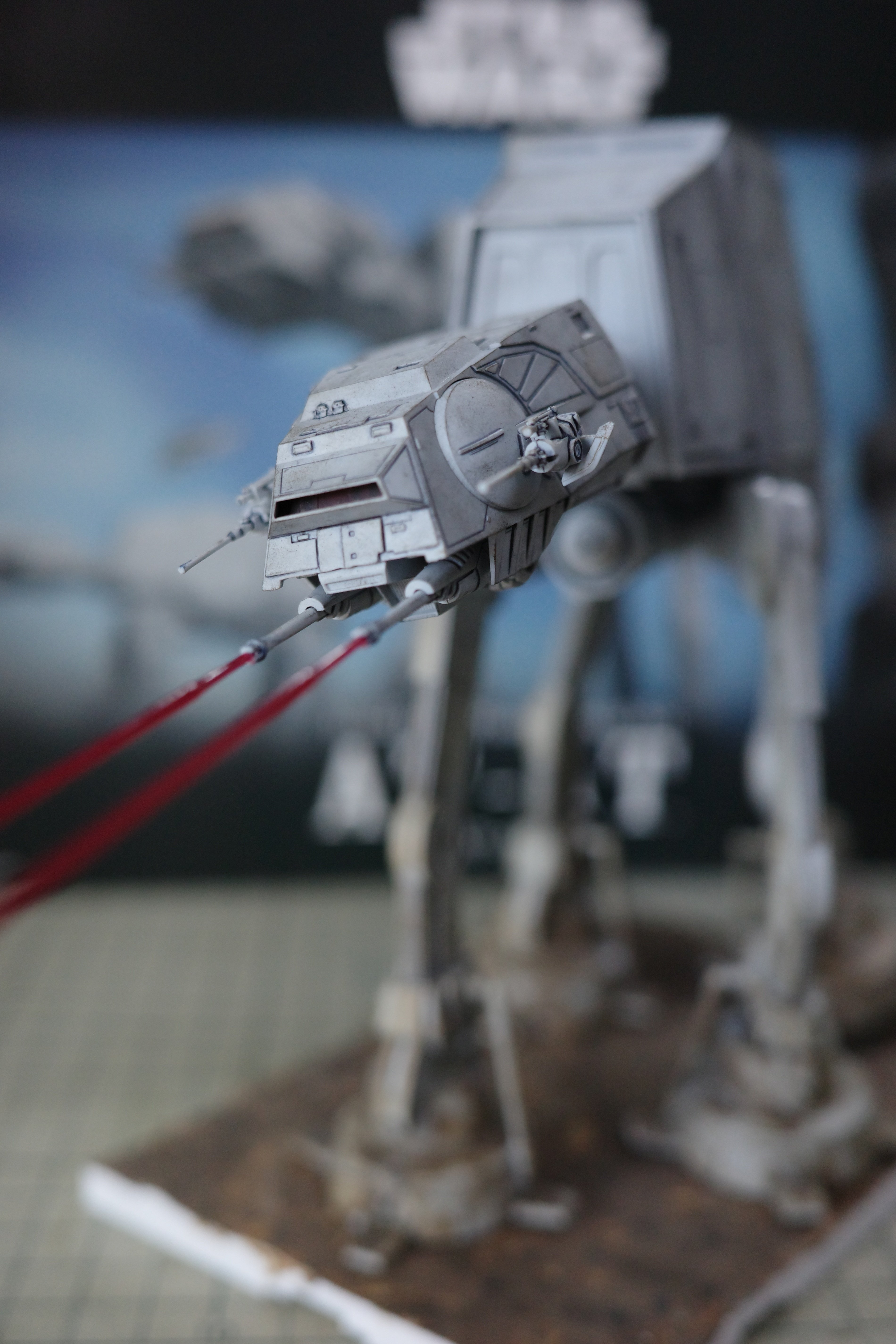 ソコタノ日記:ようやくAT-ATのプラモが完成した｜phantasien