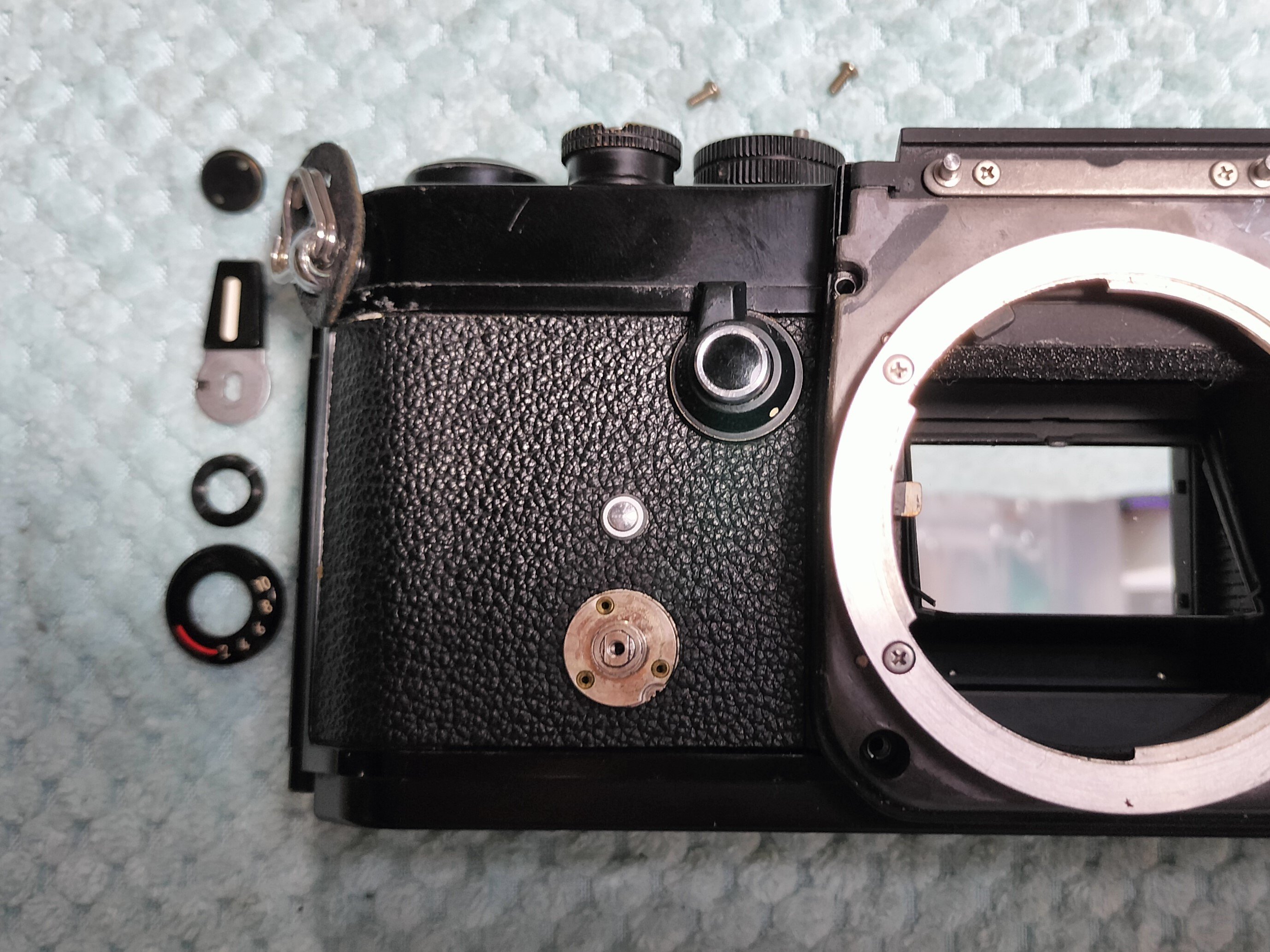 Nikon F2の分解|フィルムカメラ修理のアクアカメラ Nikon F2の分解|フィルムカメラ修理のアクアカメラ