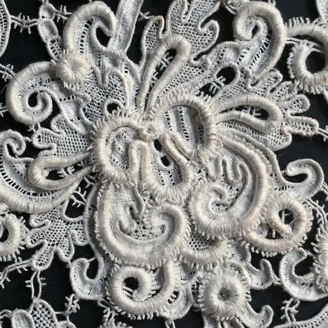 シフリ手刺繍機｜lace_enchanted_stitches