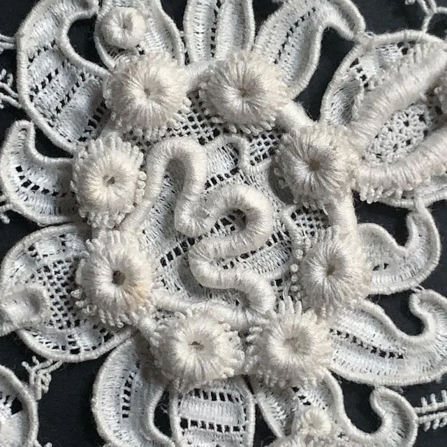 シフリ手刺繍機｜lace_enchanted_stitches