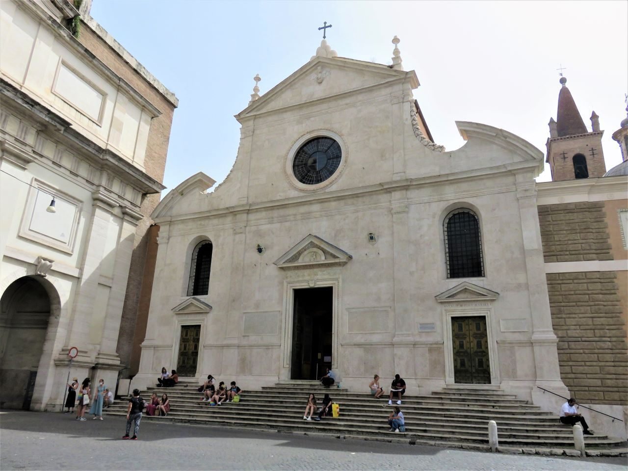 大樹を切り倒して建てられたサンタ マリア デル ポポロ教会 Natsuko Tomi Note 大樹を切り倒して建てられたサンタ マリア デル ポポロ教会 Natsuko Tomi Note