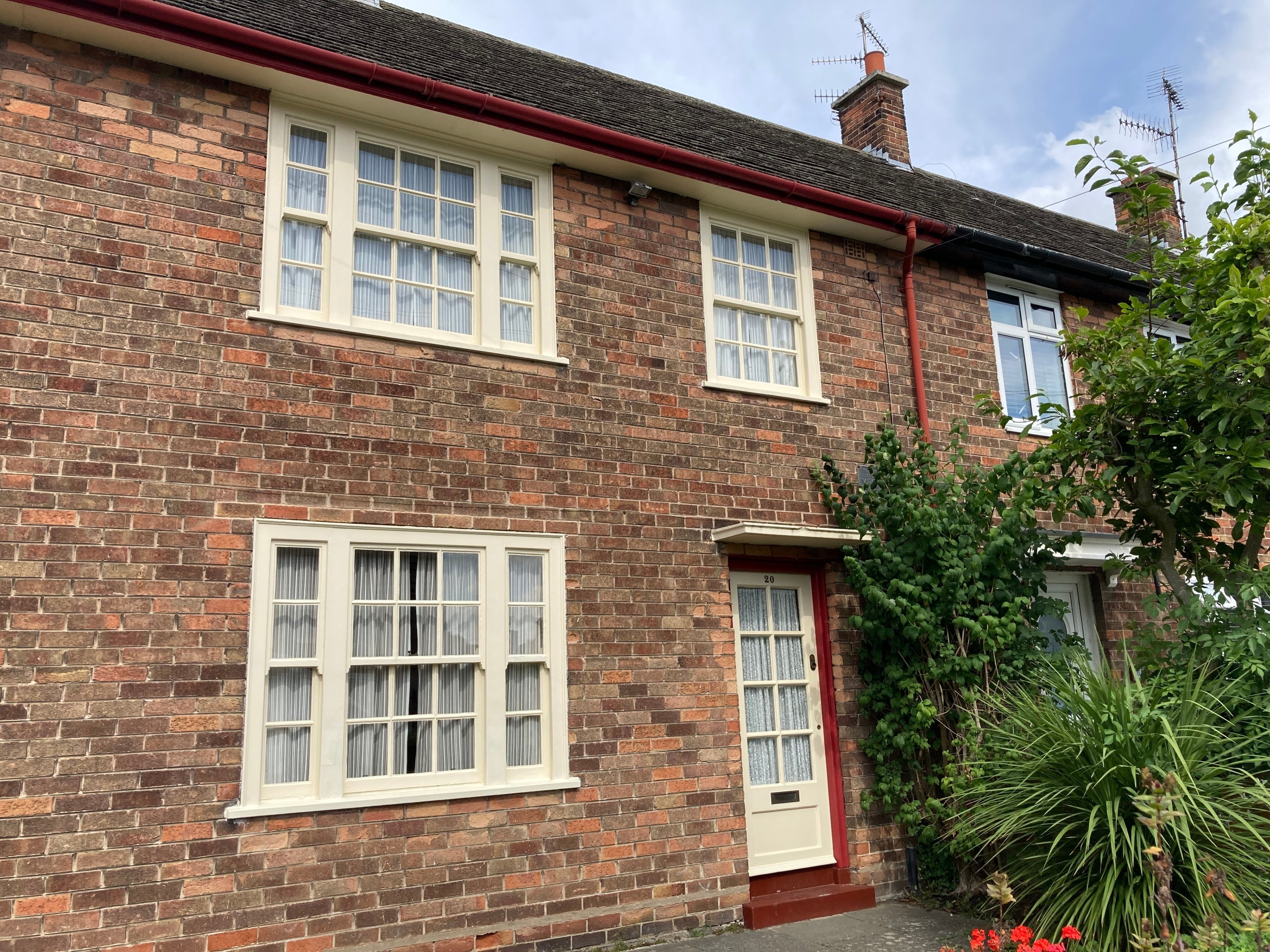 ポール・マッカートニー生家の庭の葉っぱ ③ポールの家の中はビックリがいっぱい！ - 聖地巡礼