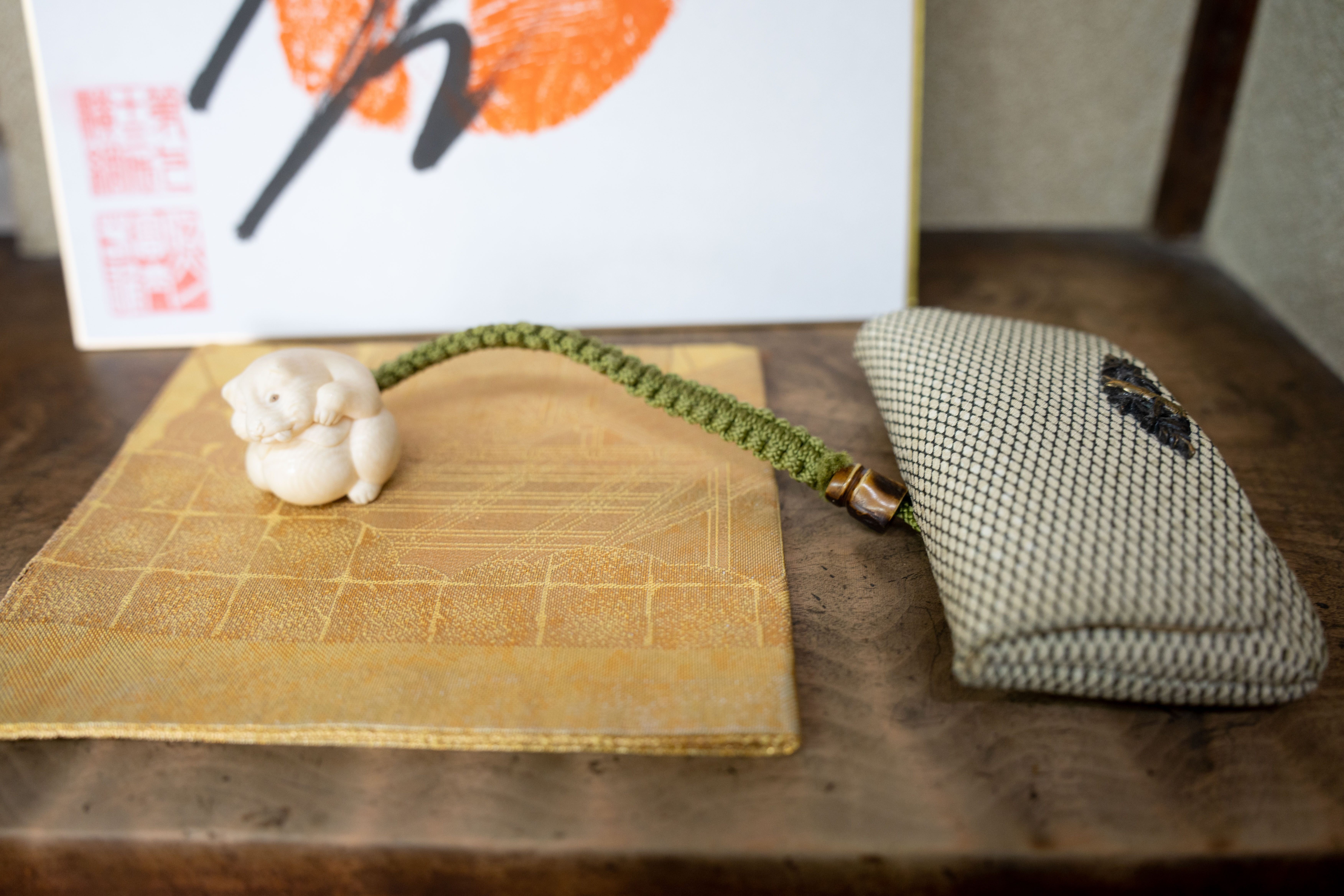 はんこと根付、2つの技を持つ職人 峰月堂 山鹿 寿信さん｜ものづくり新聞