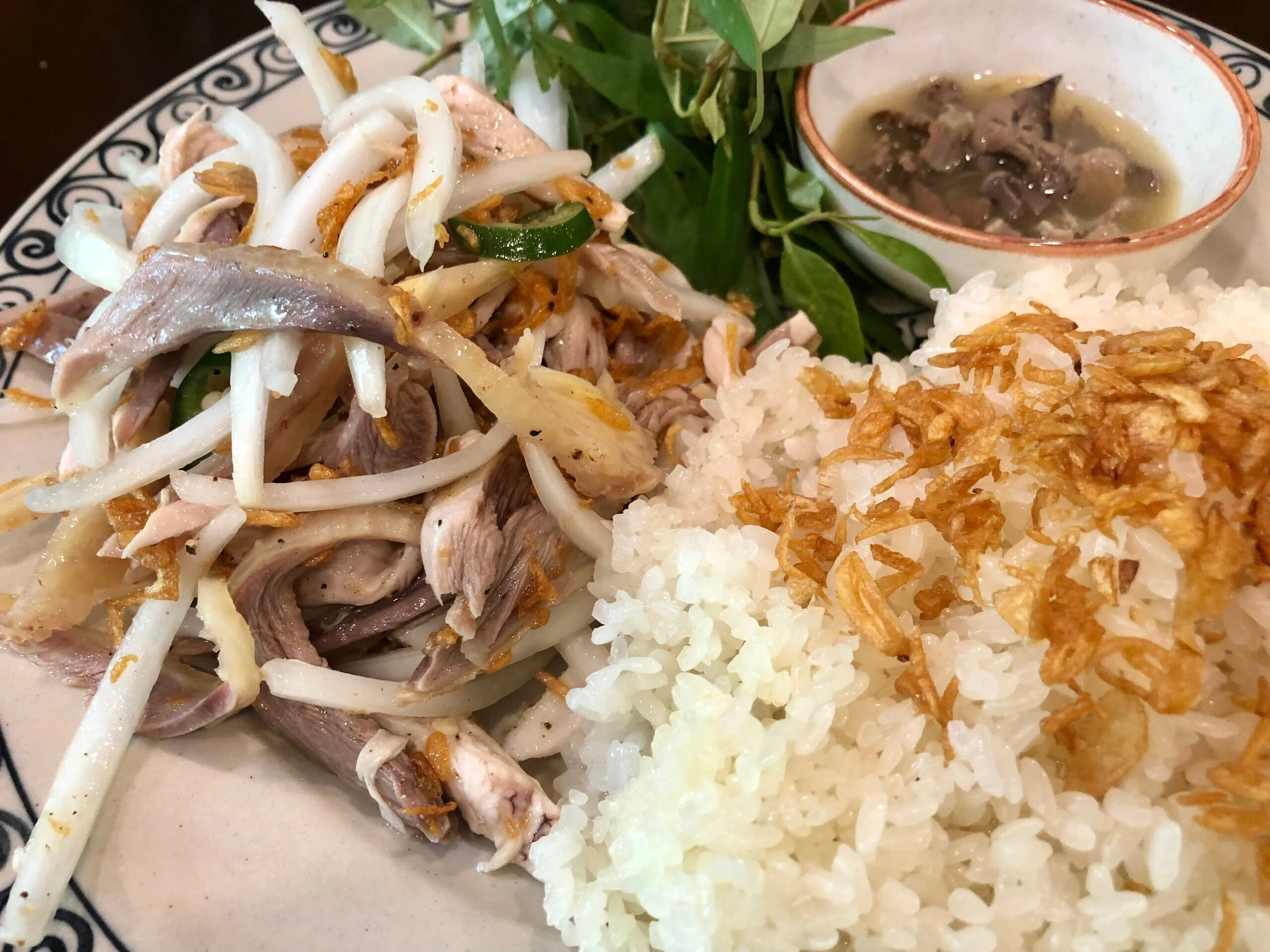ベトナム 超ローカルフードの旅／Gà lên mâmはNhà Hàng Cây Cauの