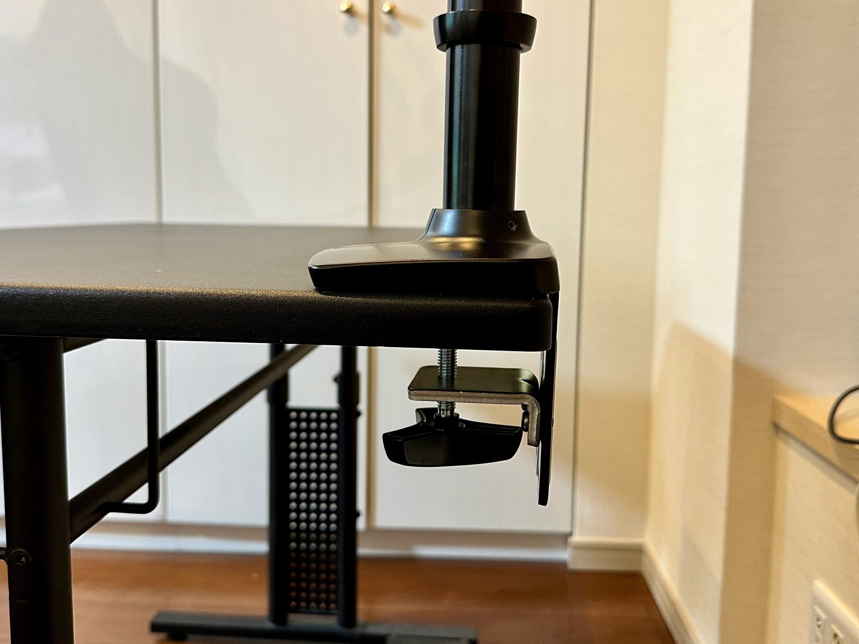 み*ー様 Amazonベーシック モニターアーム クランプ式 み*ー様 Amazonベーシック モニターアーム クランプ式 み*ー様 Amazon