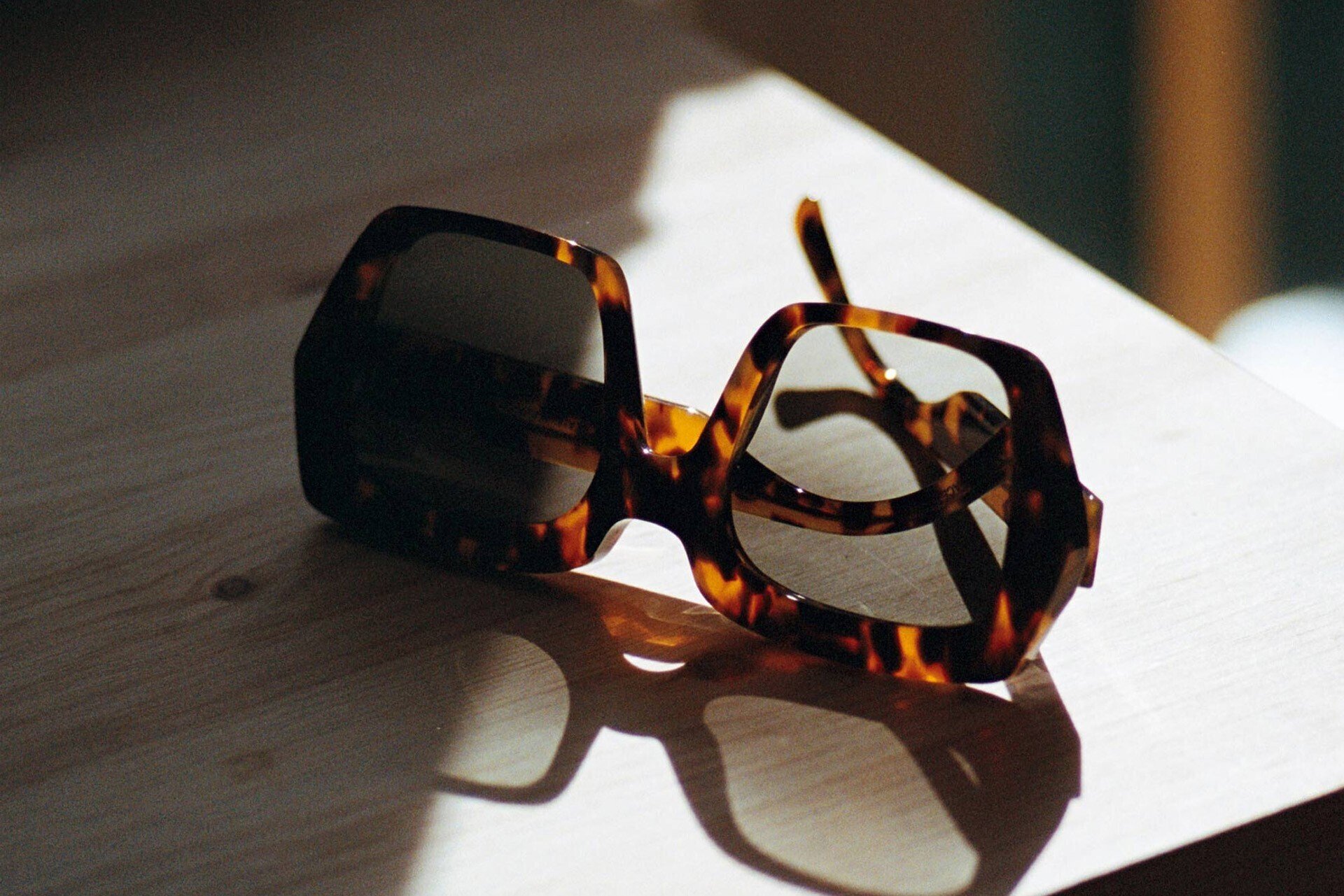 Monokel Eyewear】 何十年も使うものだから、デザインは