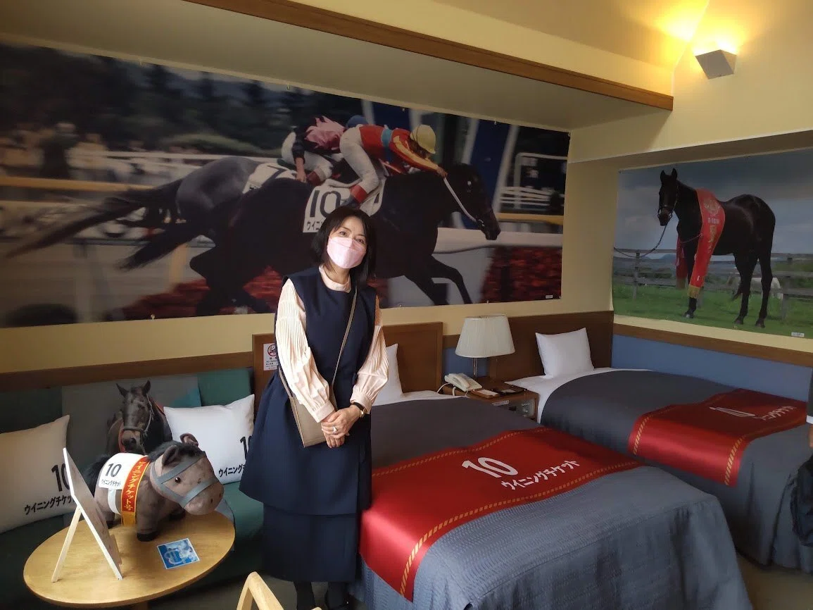 日本ダービーを制したウイニングチケットのコンセプトルーム｜北海道