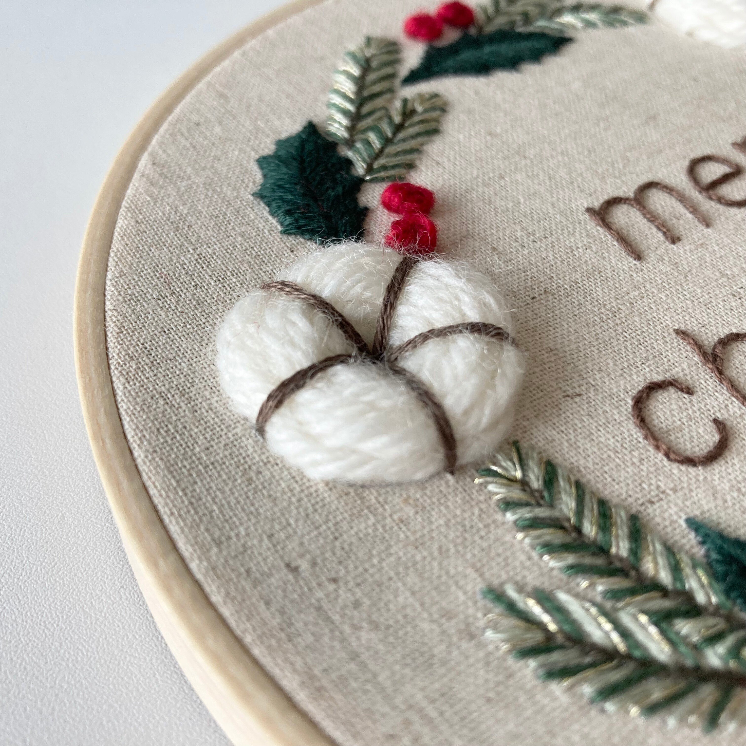 2309-38 ミディサシェ 香り袋 2個組 ラブリーフラワー リース刺繍 2309