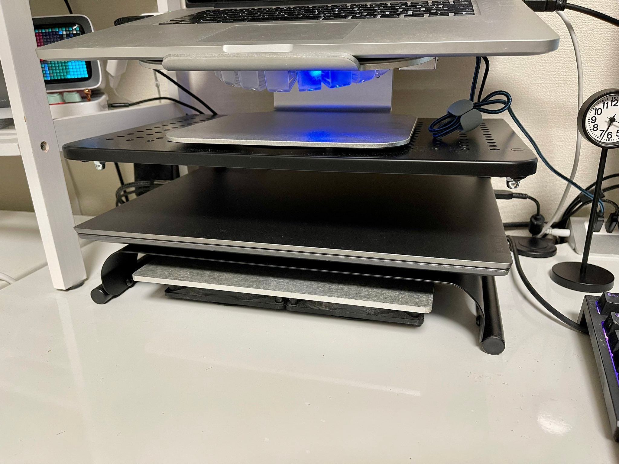 ノートPC2台の置き方を変えてみた｜川獺るとら