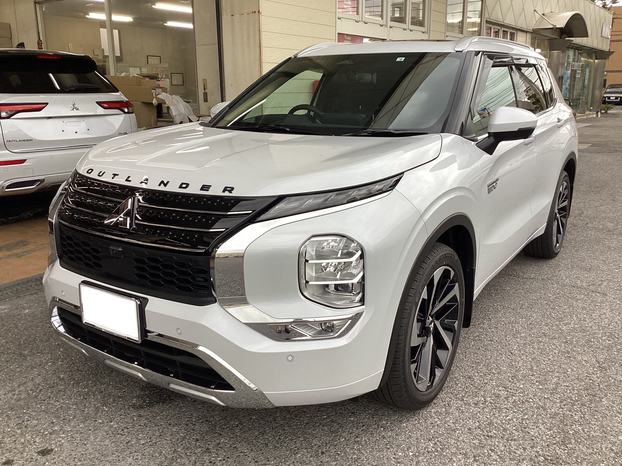 アウトランダー PHEV GN0W リア フロント スキッドプレート 値下げ