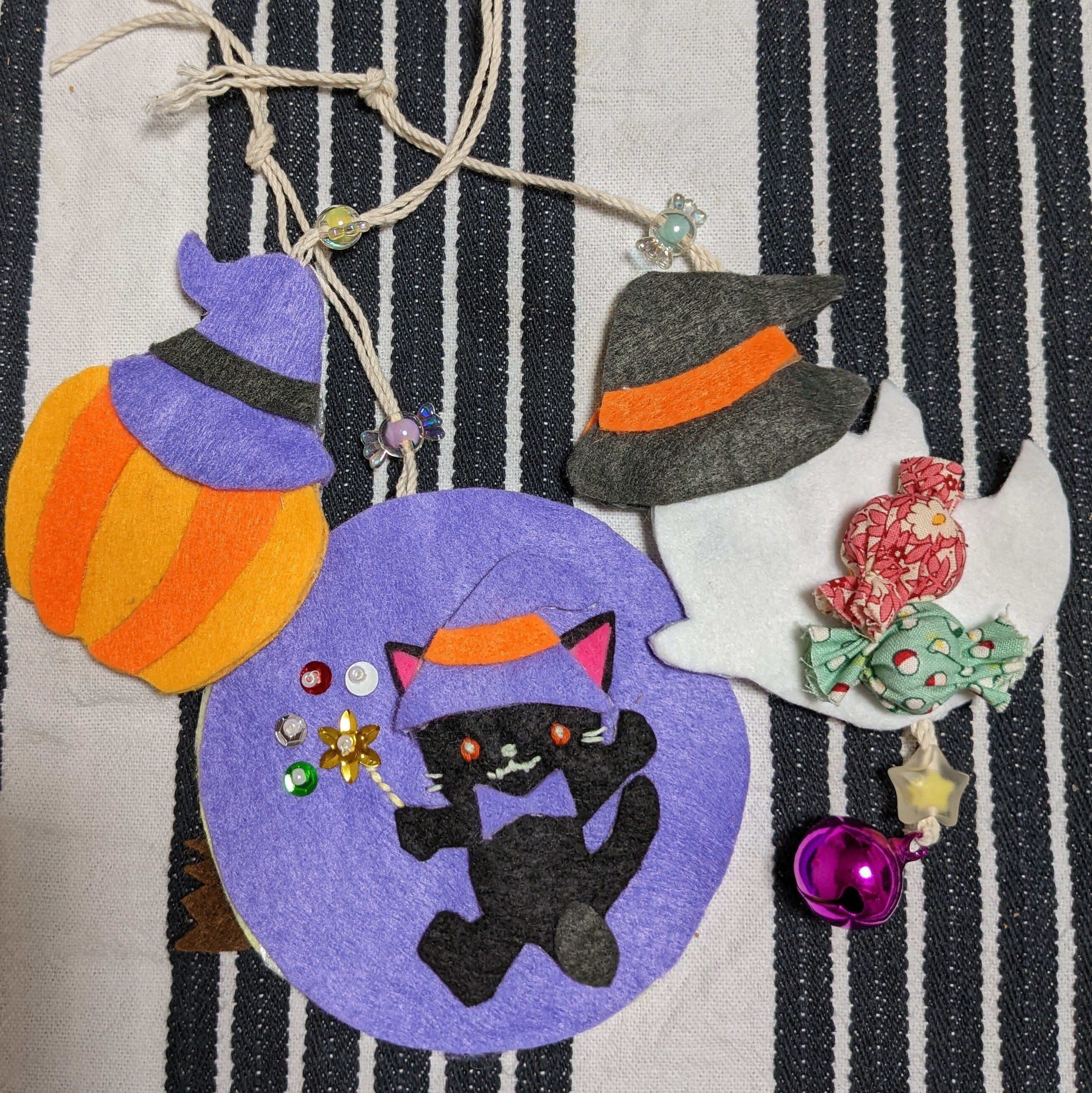 ハロウィン 10月吊るし飾り完成｜める