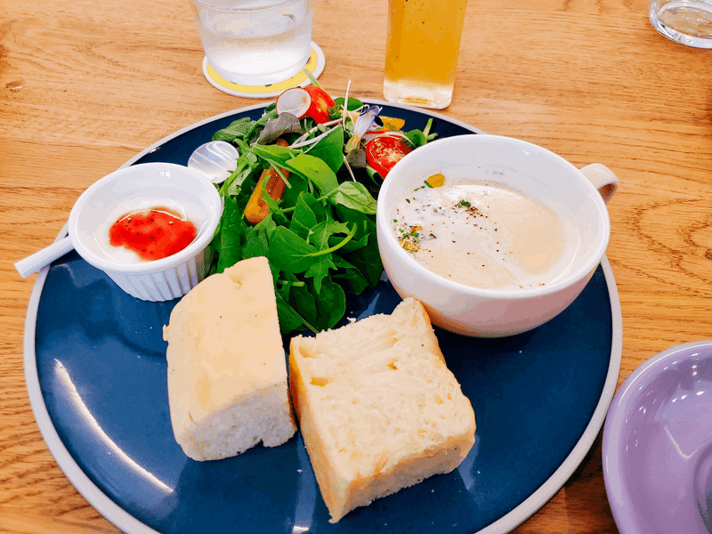 福山グルメ「café blank | ブランク」　カフェ　広告　内装　インテリア　綺麗　料理