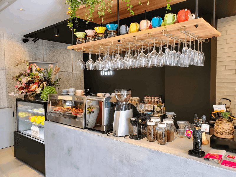 福山グルメ「café blank | ブランク」　カフェ　広告　内装　インテリア　綺麗