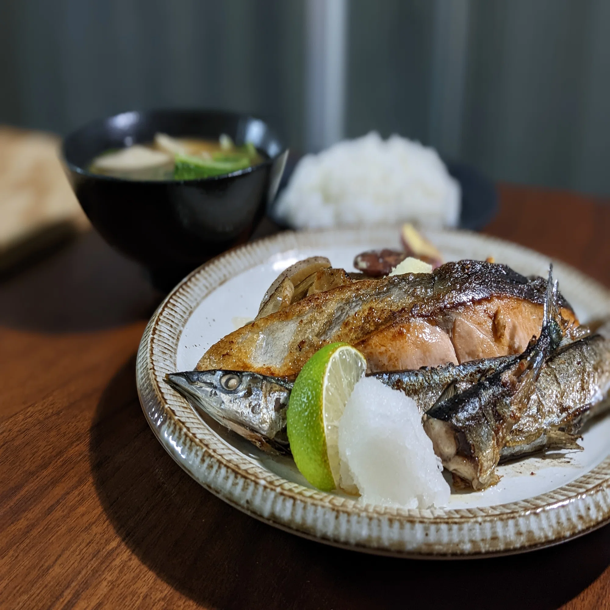 旬の2種類の魚を使ったシンプルで贅沢な「焼き魚定食」ができました 