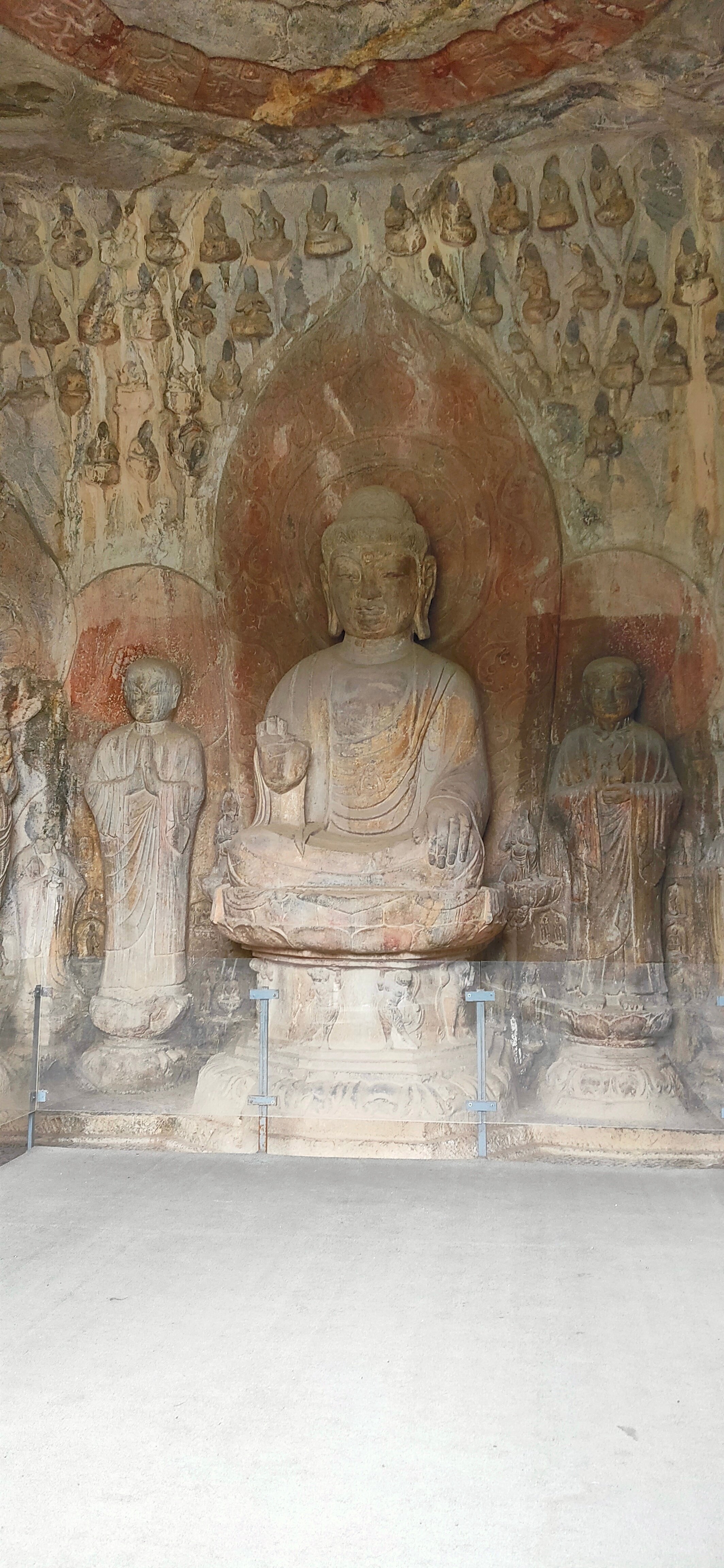 北魏時代の石刻技術に大感動！龍門石窟に行ってみた【中国観光】｜小羊