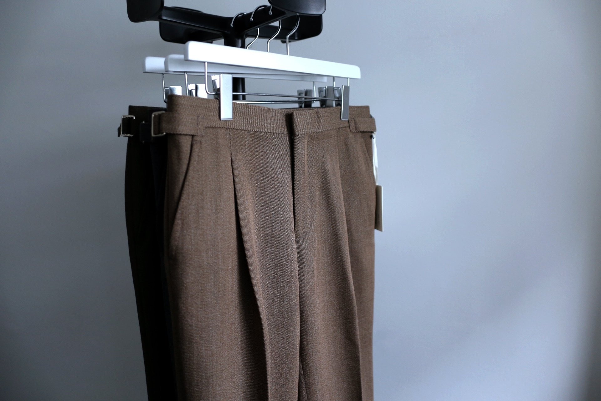 Fendart フェンダール 1tuck Trousers サイドアジャスター Fendart フェンダール 1tuck Trousers Navy スラックス